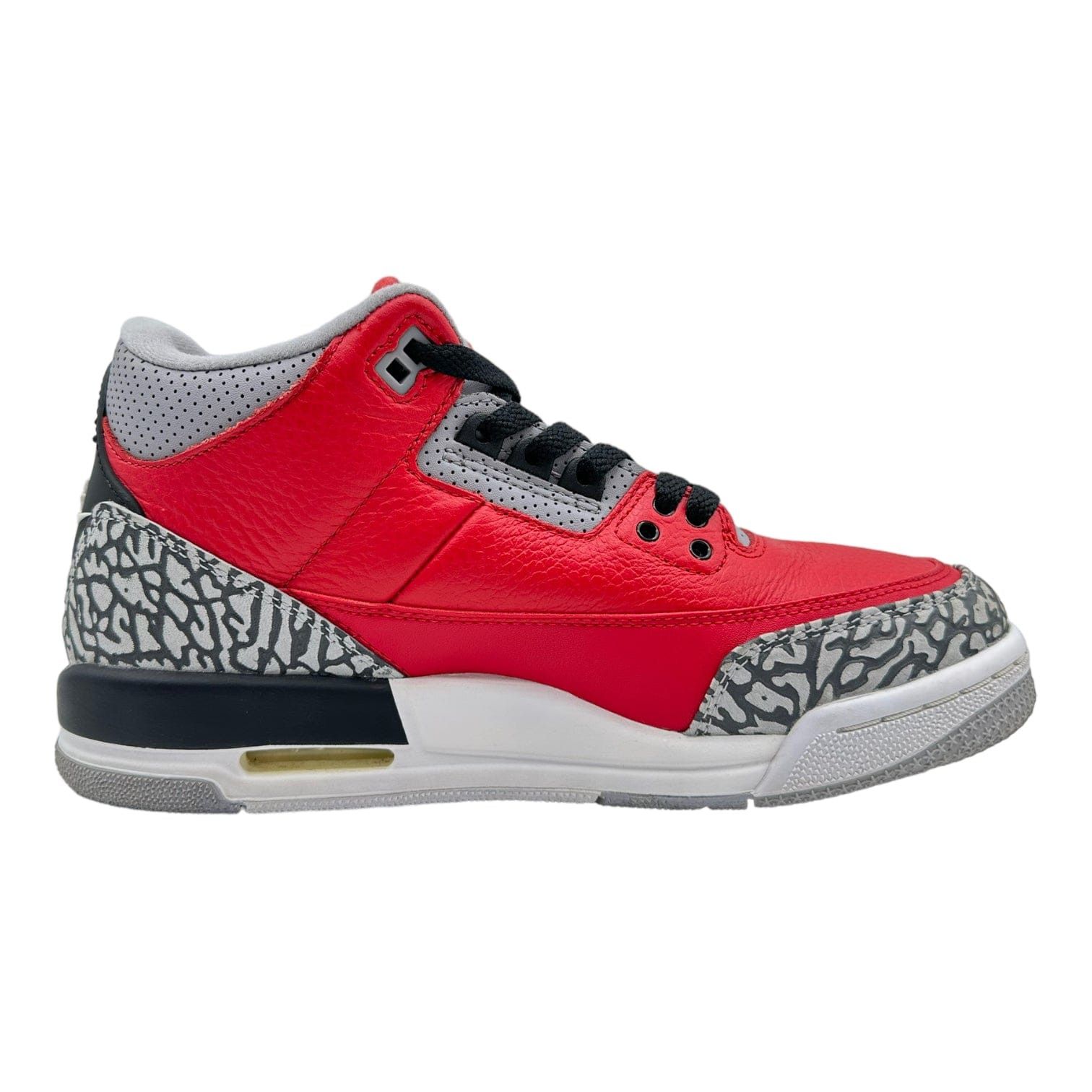 Nike 3 Retro SE Fire Red (GS) Size US 6.5 / EU 39-40 - 4 Thumbnail