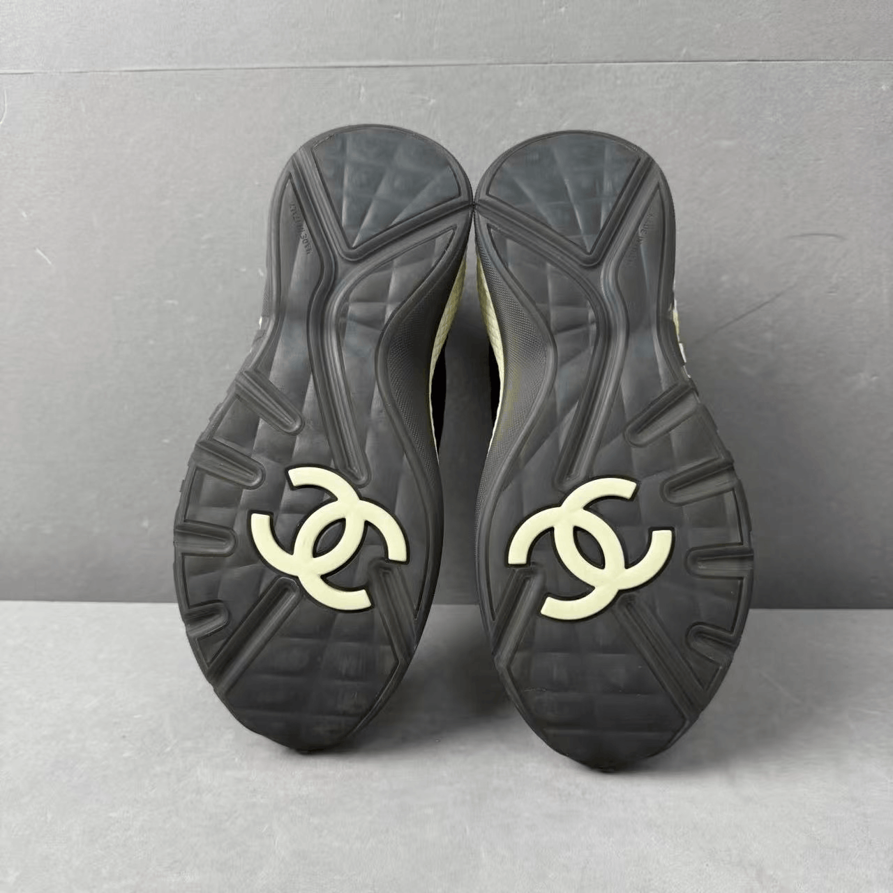 Chanel Chanel Quilted Suede Sneakers Size US 5 / IT 35 - 5 Thumbnail