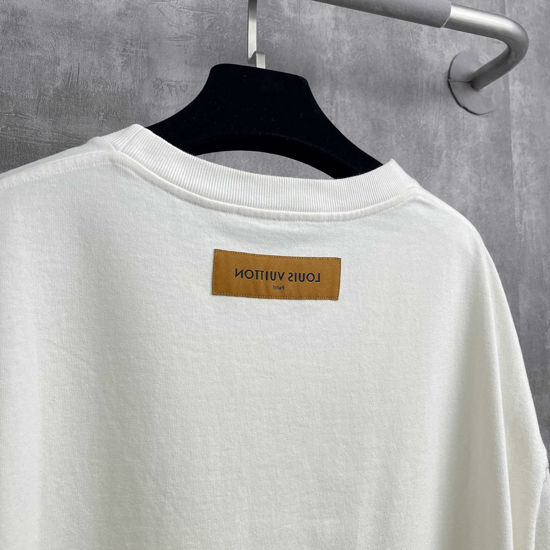 Louis Vuitton Louis Vuitton Rainbow Logo T-Shirt Size US XL / EU 56 / 4 - 2 Thumbnail