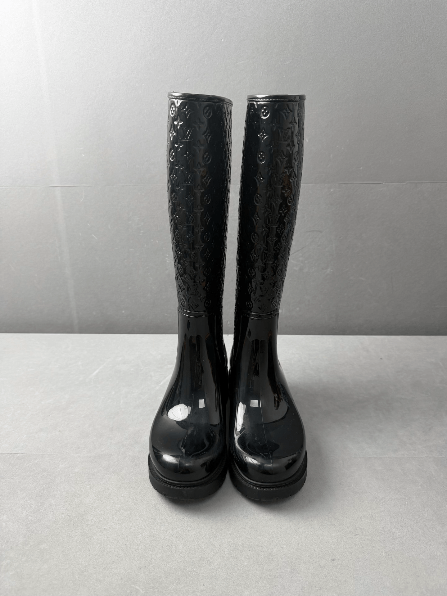 Louis Vuitton Louis Vuitton Embossed Monogram Patent Knee-High Boots Size US 4 / IT 34 - 2 Thumbnail