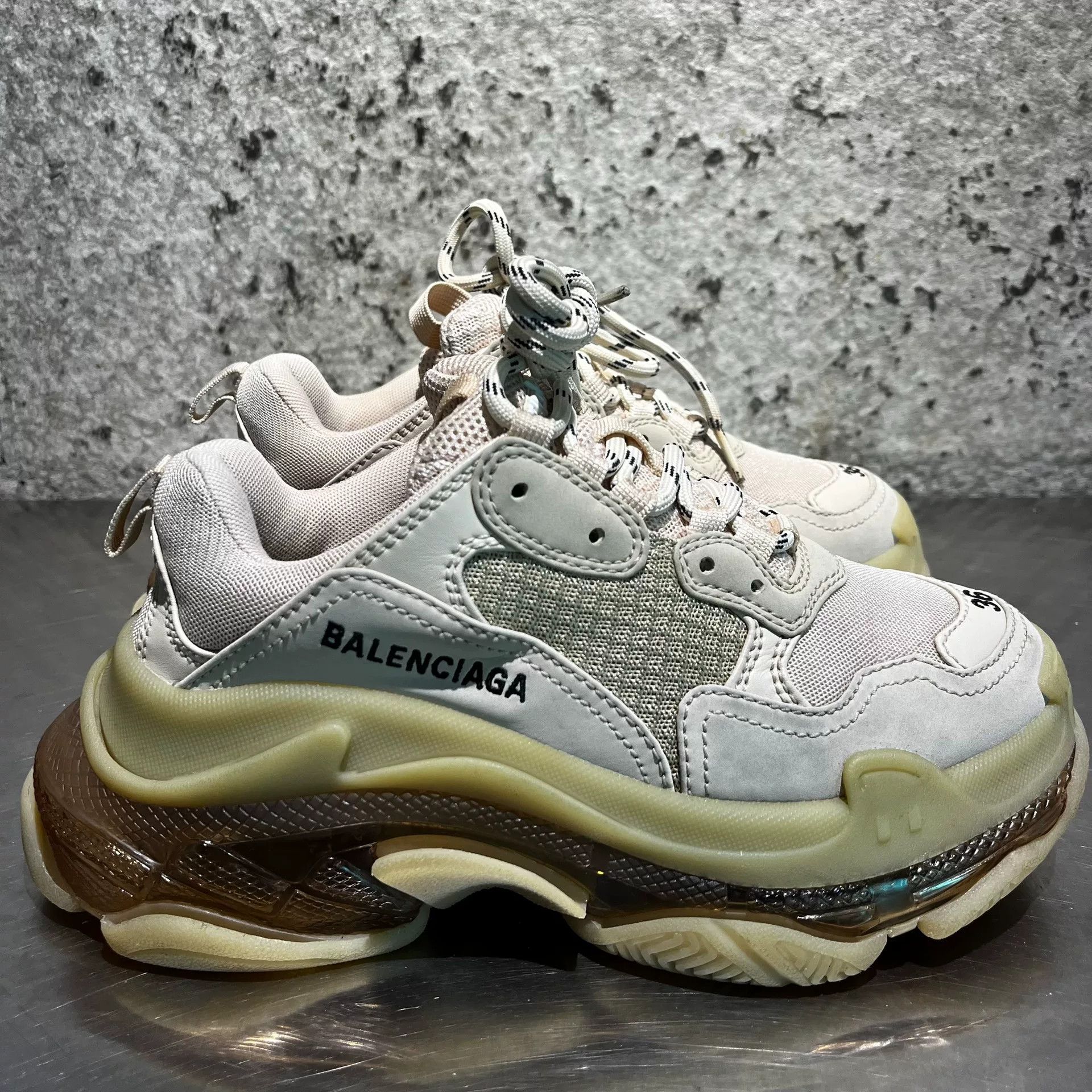 Balenciaga Balenciaga Beige Dad Shoes Size 36 Size US 5 / IT 35 - 3 Thumbnail