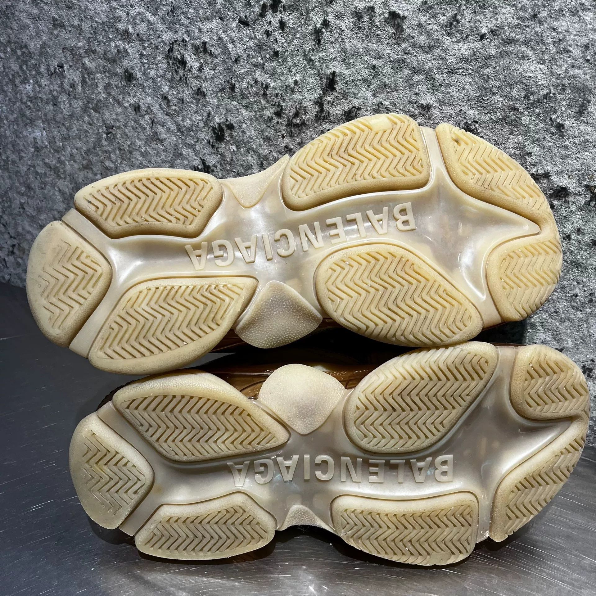 Balenciaga Balenciaga Beige Dad Shoes Size 36 Size US 5 / IT 35 - 6 Thumbnail