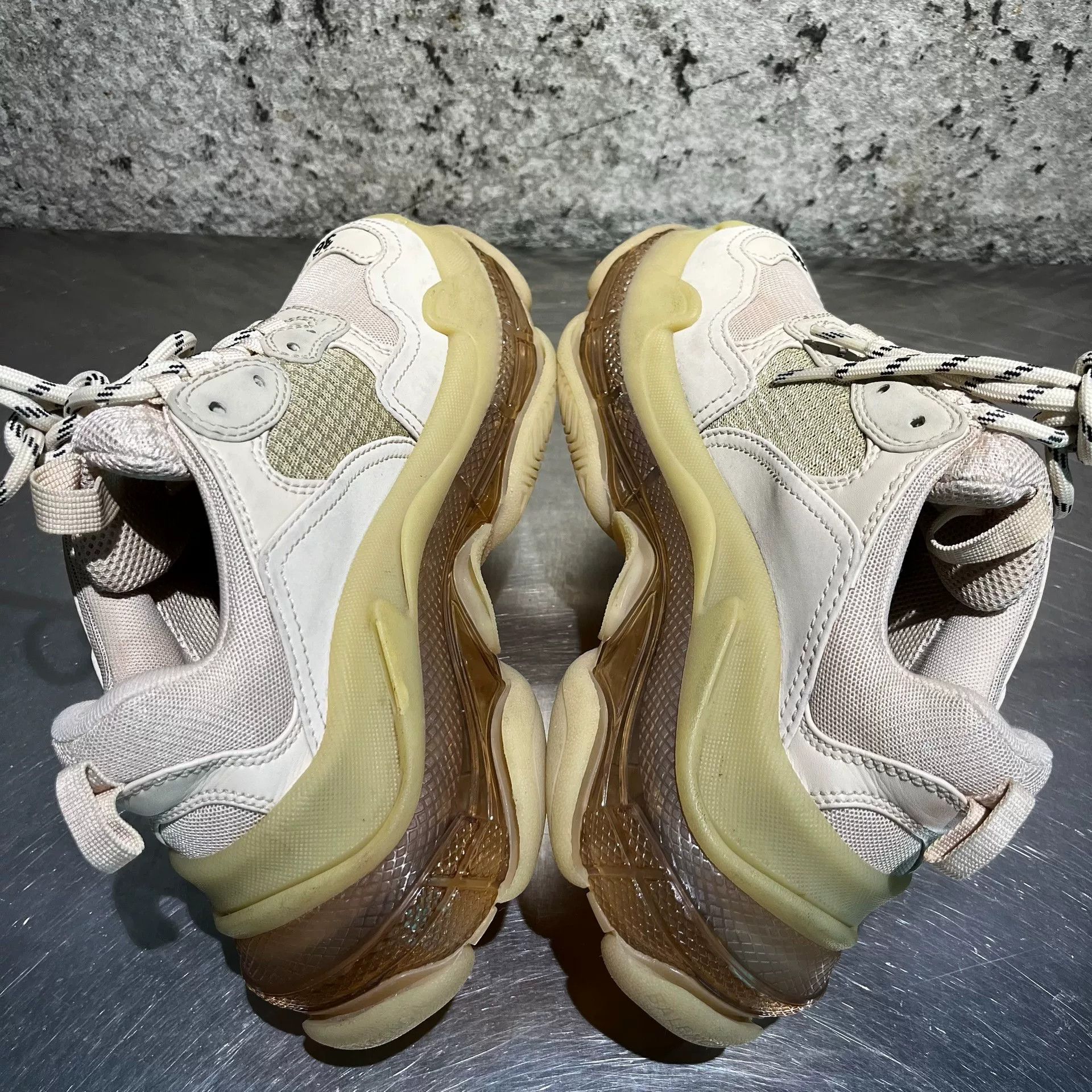 Balenciaga Balenciaga Beige Dad Shoes Size 36 Size US 5 / IT 35 - 5 Thumbnail