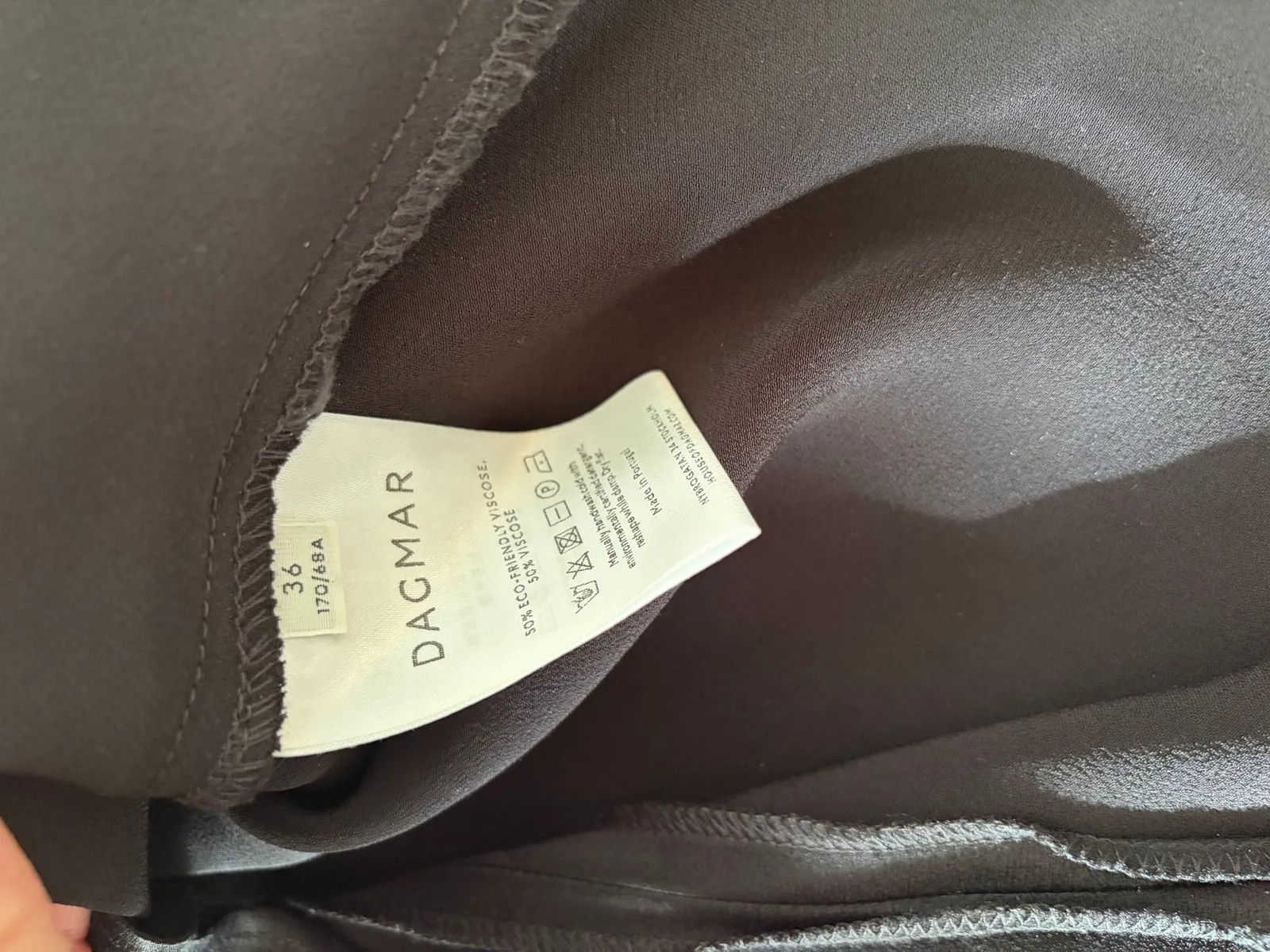 Dagmar Dagmar Shiny midi skirt Skirt Size 26" / US 2 / IT 38 - 3 Thumbnail