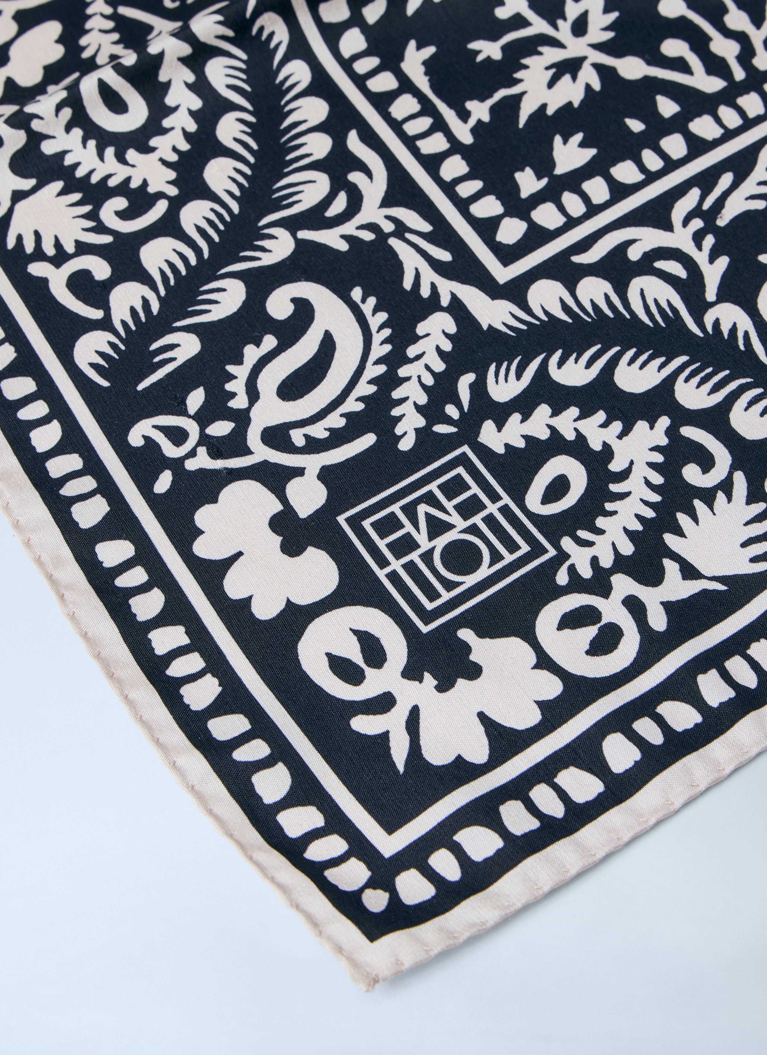Toteme Patterned Bandana Scarf Size ONE SIZE - 2 Thumbnail