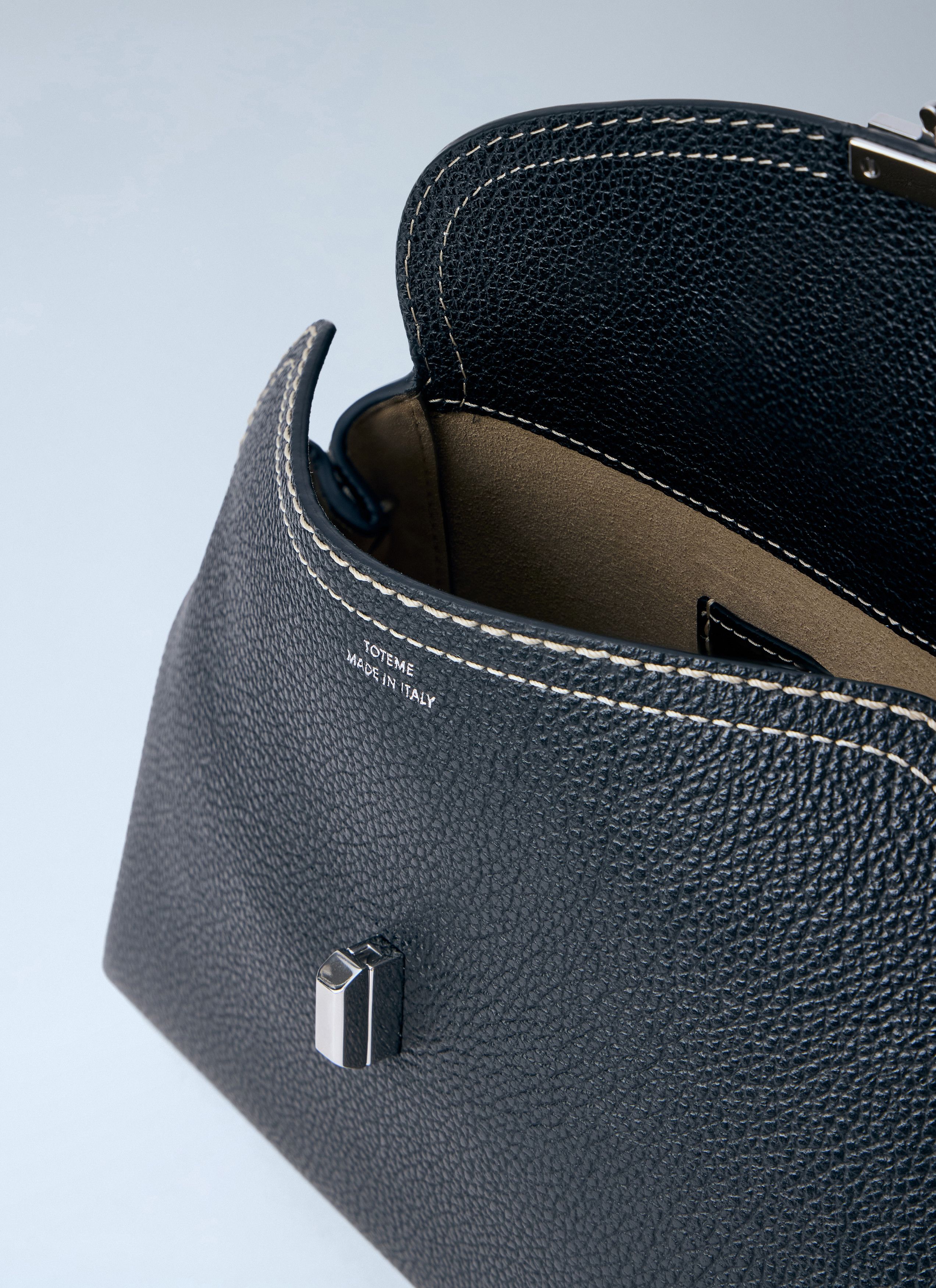 Toteme T-Lock Grained-Leather Clutch Bag Size ONE SIZE - 6 Thumbnail