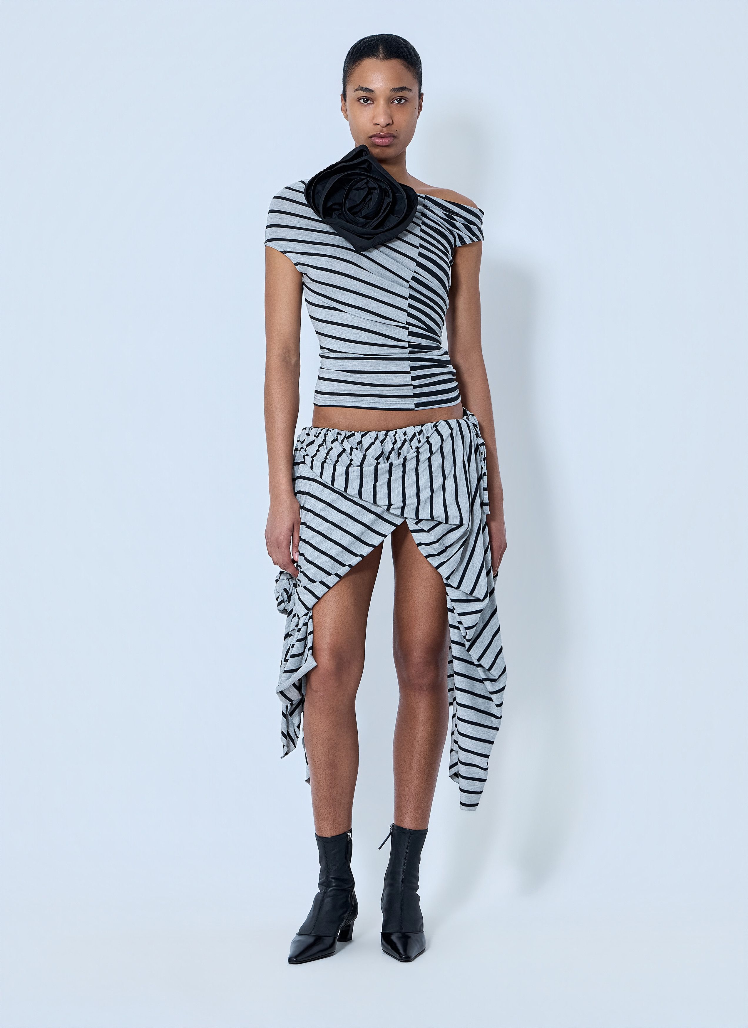 Vaquera Asymmetrical Striped Top with Floral Appliqué Size M / US 6-8 / IT 42-44 - 2 Thumbnail