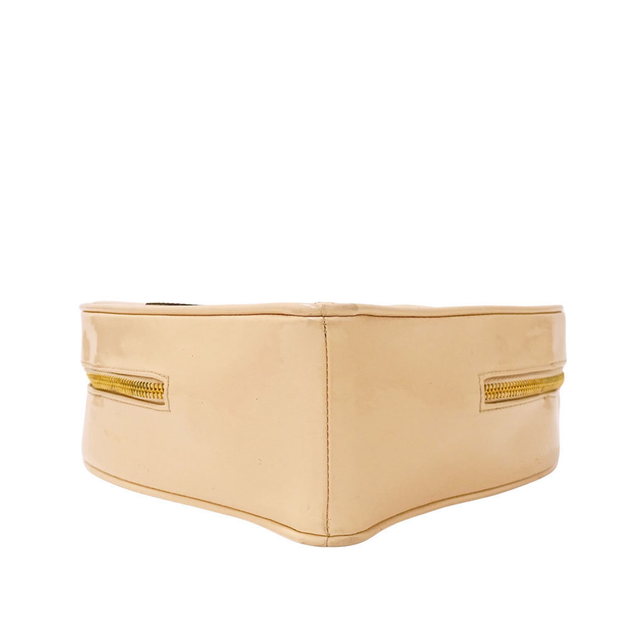 Chanel Chanel handbag for women, brand name, Matelassé enamel heart vanity bag, beige, gold hardware, hand-held, shape. Size ONE SIZE - 3 Thumbnail