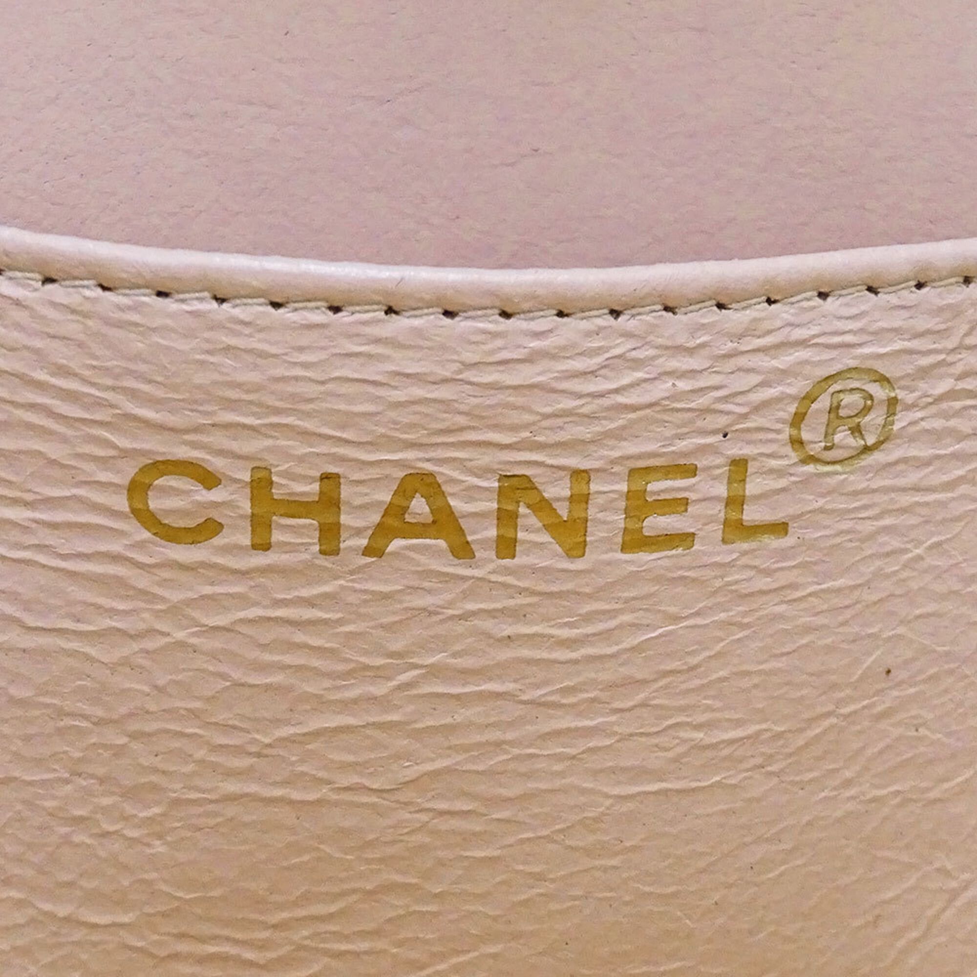 Chanel Chanel handbag for women, brand name, Matelassé enamel heart vanity bag, beige, gold hardware, hand-held, shape. Size ONE SIZE - 6 Thumbnail
