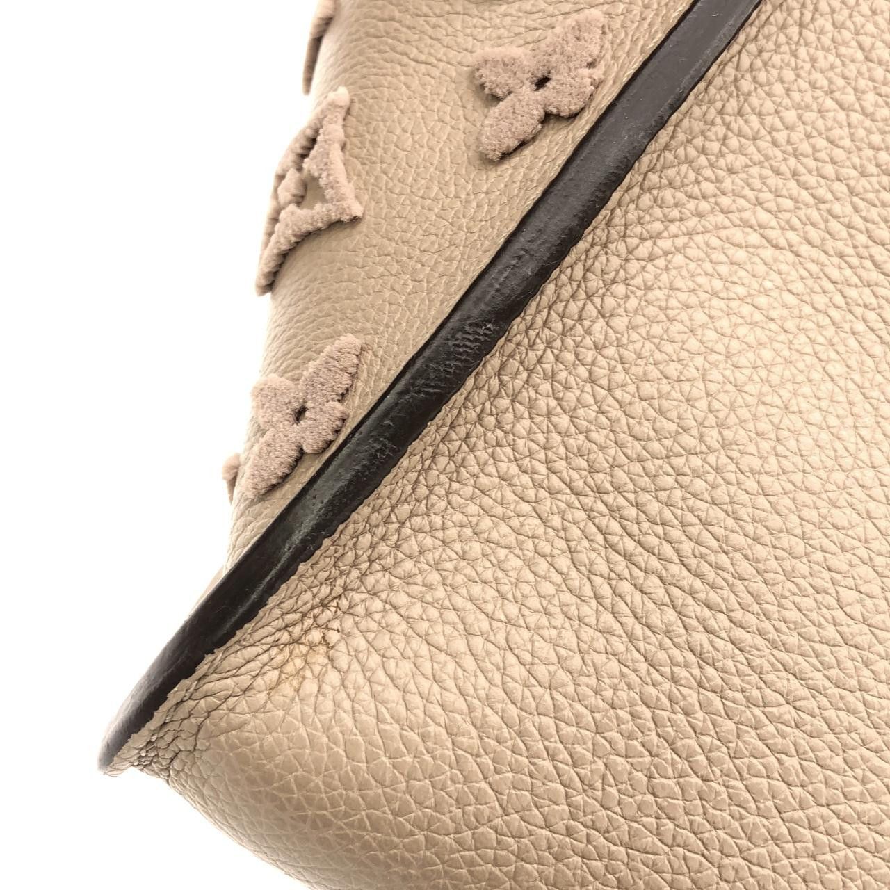 Louis Vuitton Louis Vuitton Louis Vuitton On My Side Calf Leather Bag Leather Tote Bag M53825 DUTY FREE for USA Size ONE SIZE - 4 Thumbnail