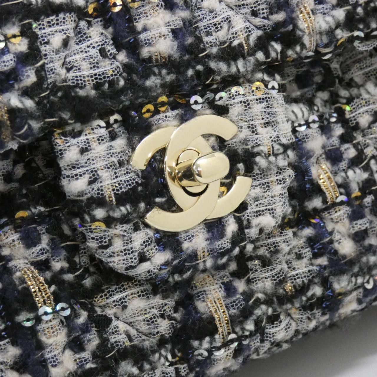 Chanel Chanel Chanel Tweed Shoulder Bag Textile Shoulder Bag 1112 DUTY FREE for USA Size ONE SIZE - 4 Thumbnail