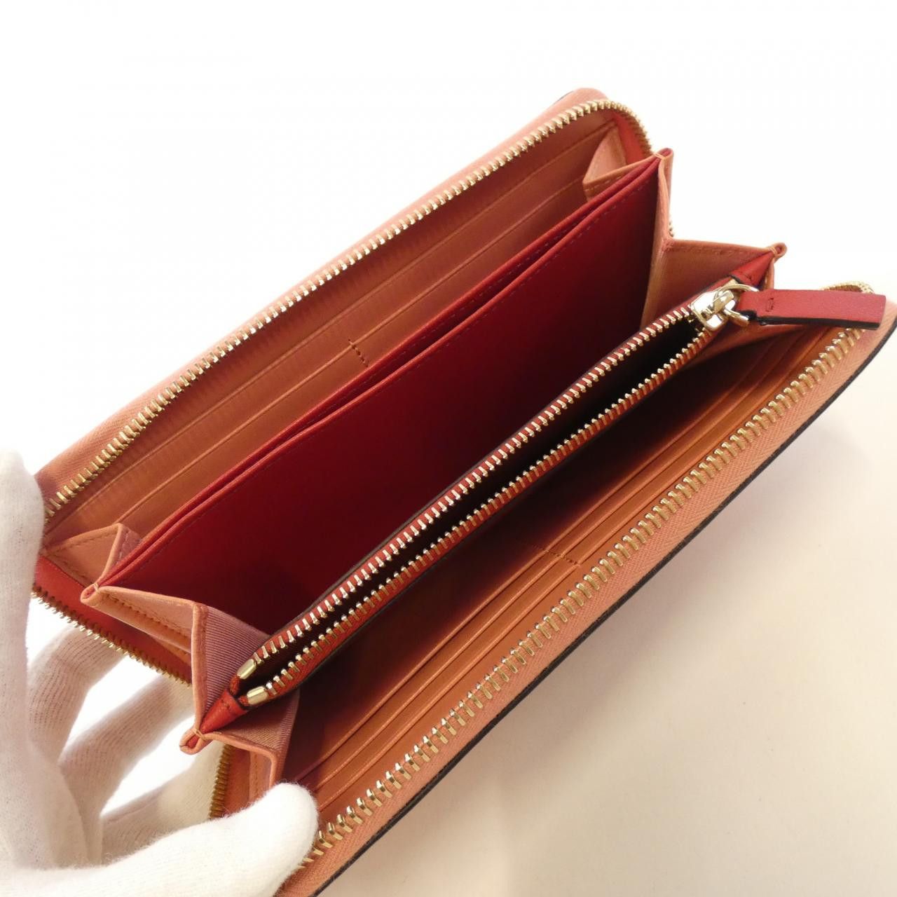 Valentino Valentino Valentino Garavani Leather Long Wallet Leather Long Wallet PW0P0P00QVX DUTY FREE for USA Size ONE SIZE - 5 Thumbnail