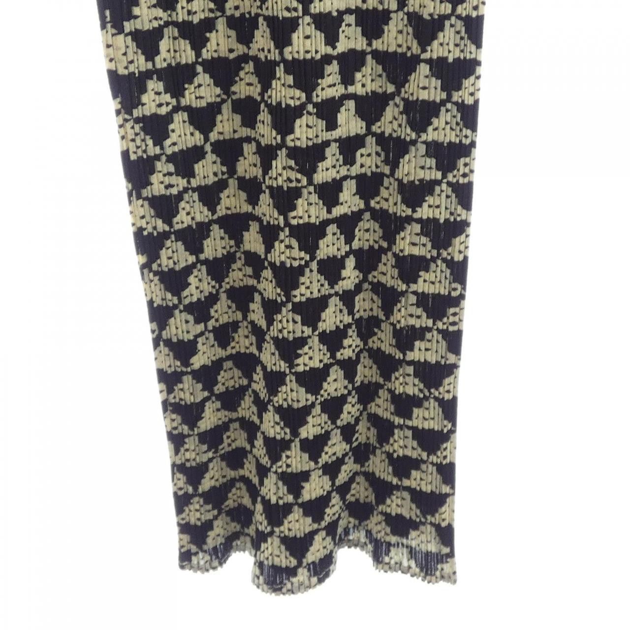Other Other Pleats Please Pants Textile Pants PP82-JF543 DUTY FREE for USA Size ONE SIZE - 5 Thumbnail