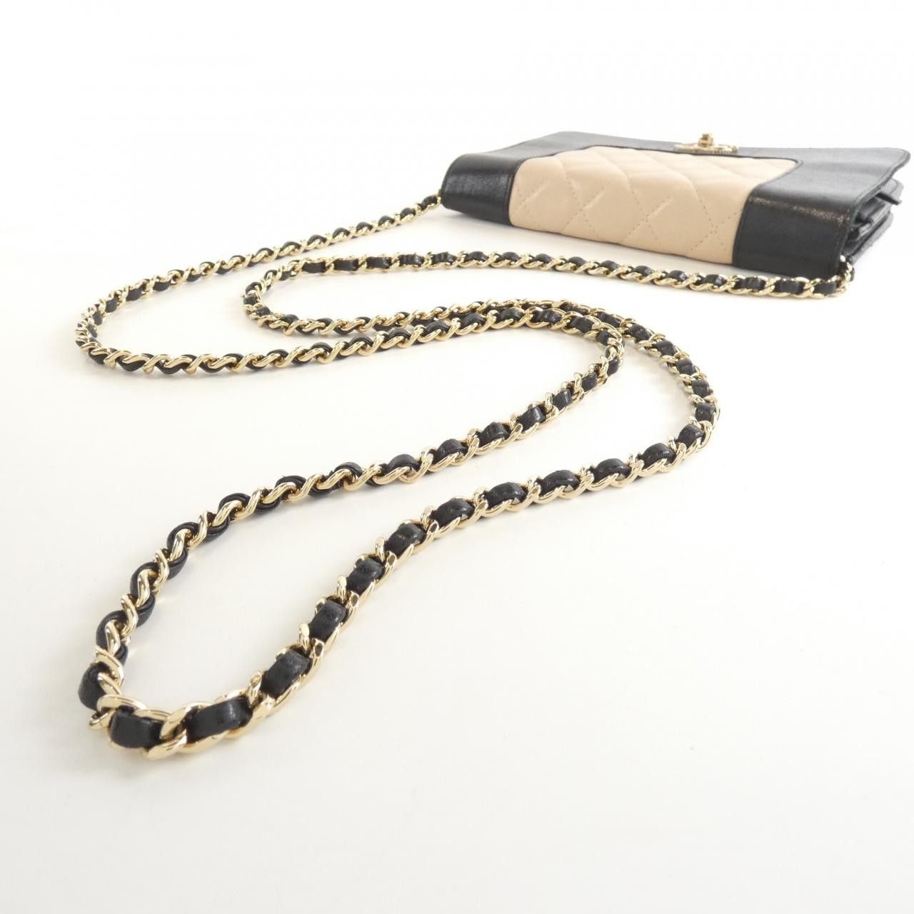 Chanel Chanel Chanel Lambskin Chain Wallet Leather Short Wallet DUTY FREE for USA Size ONE SIZE - 7 Thumbnail