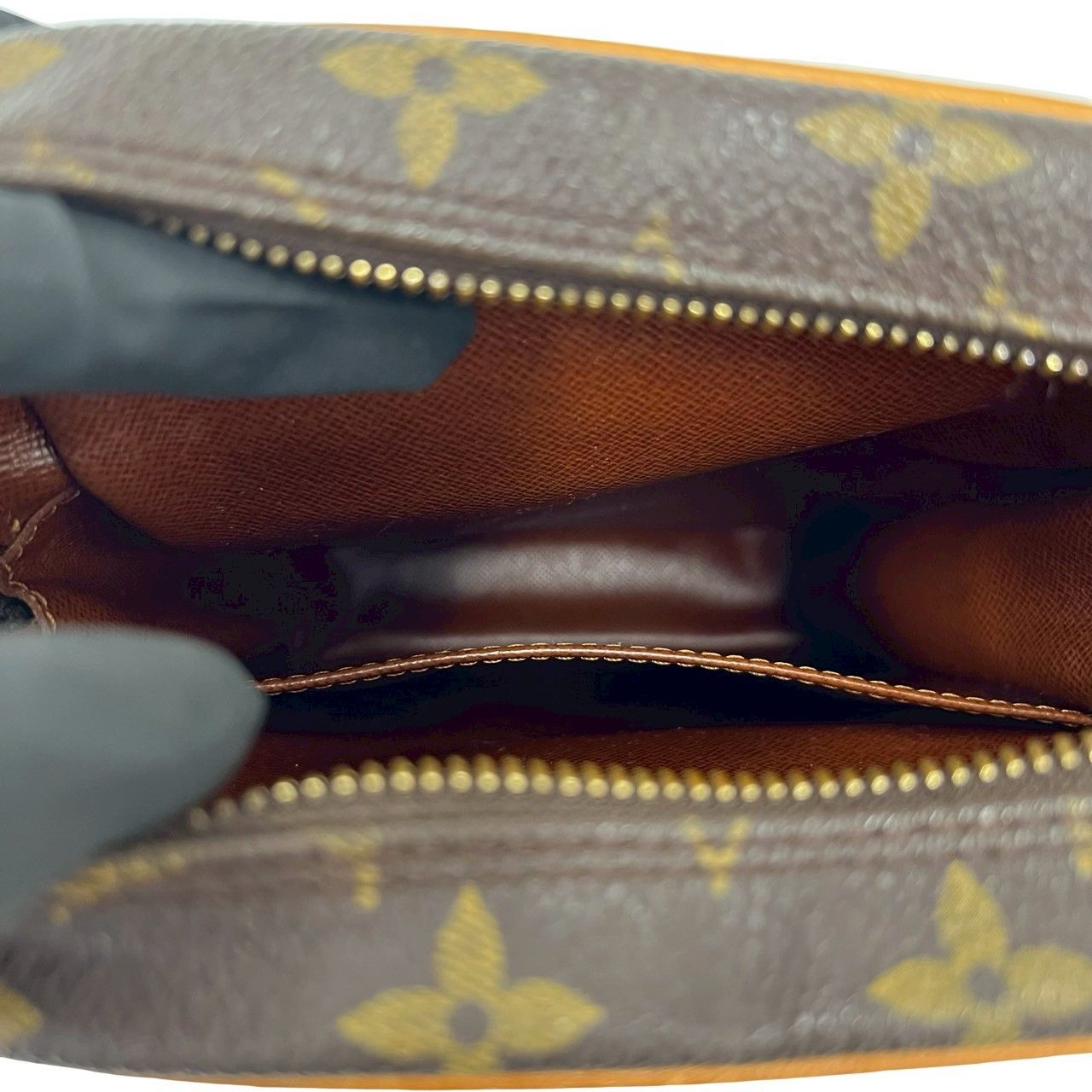 Louis Vuitton Louis Vuitton Louis Vuitton Monogram Leather Shoulder Bag Textile Shoulder Bag DUTY FREE for USA Size ONE SIZE - 11 Thumbnail