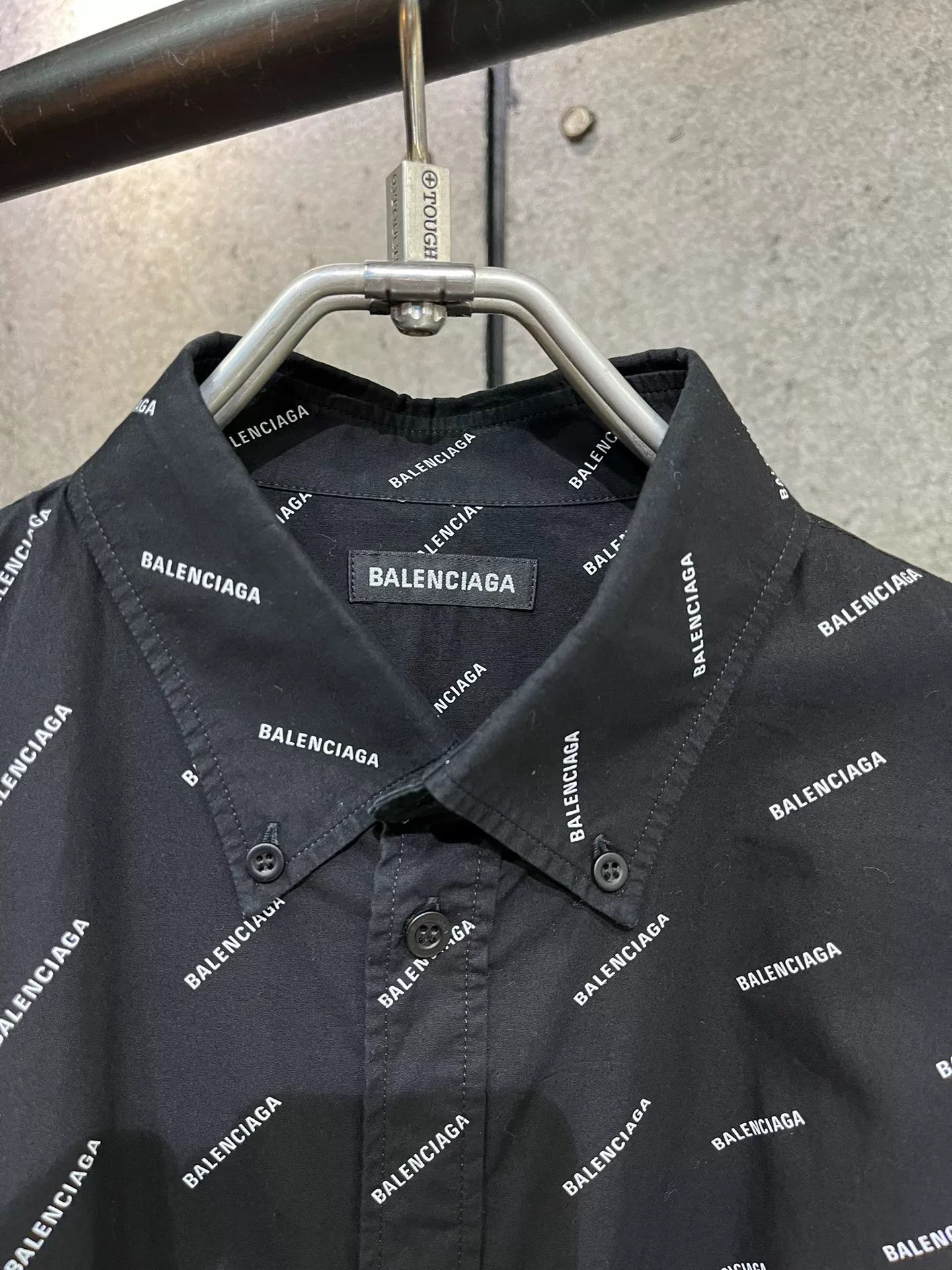Balenciaga Balenciaga Black Letter Shirt Size S / US 4 / IT 40 - 2 Thumbnail