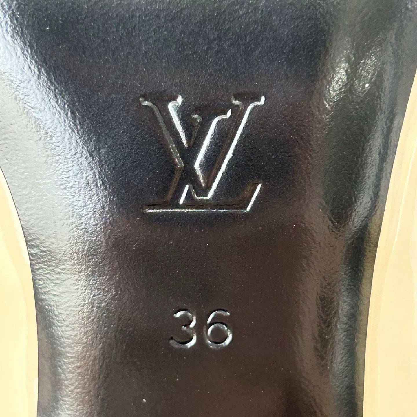Louis Vuitton Louis Vuitton Beige Square-Toe High Heels Size US 5 / IT 35 - 7 Thumbnail