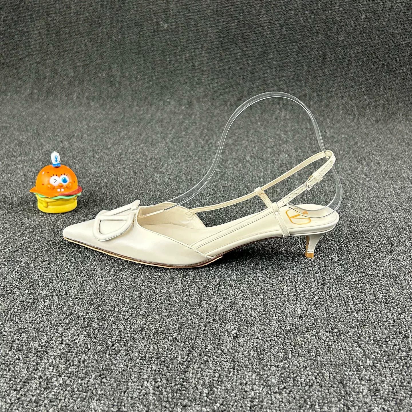Valentino Valentino White High Heels Size US 6.5 / IT 36.5 - 3 Thumbnail