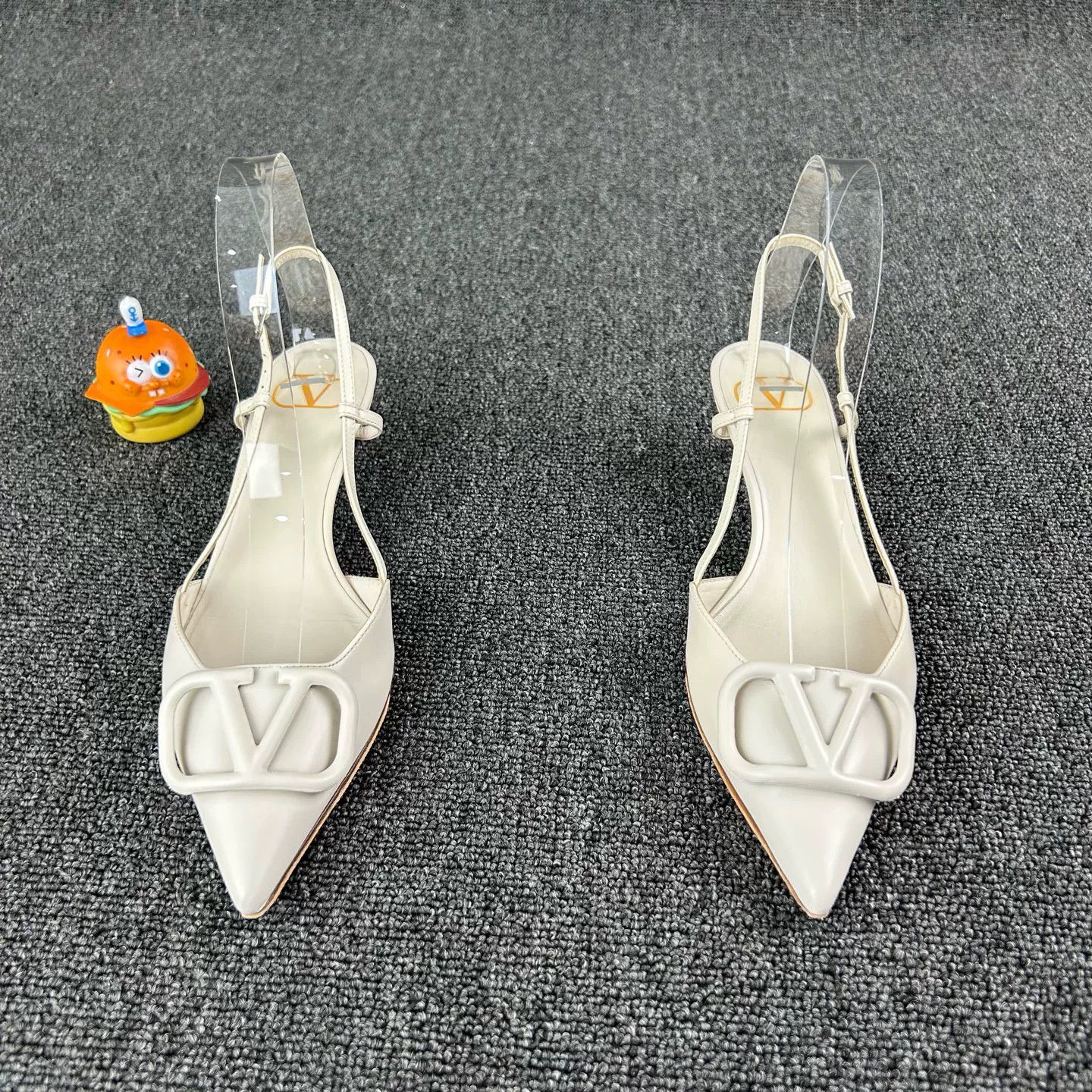 Valentino Valentino White High Heels Size US 6.5 / IT 36.5 - 2 Thumbnail