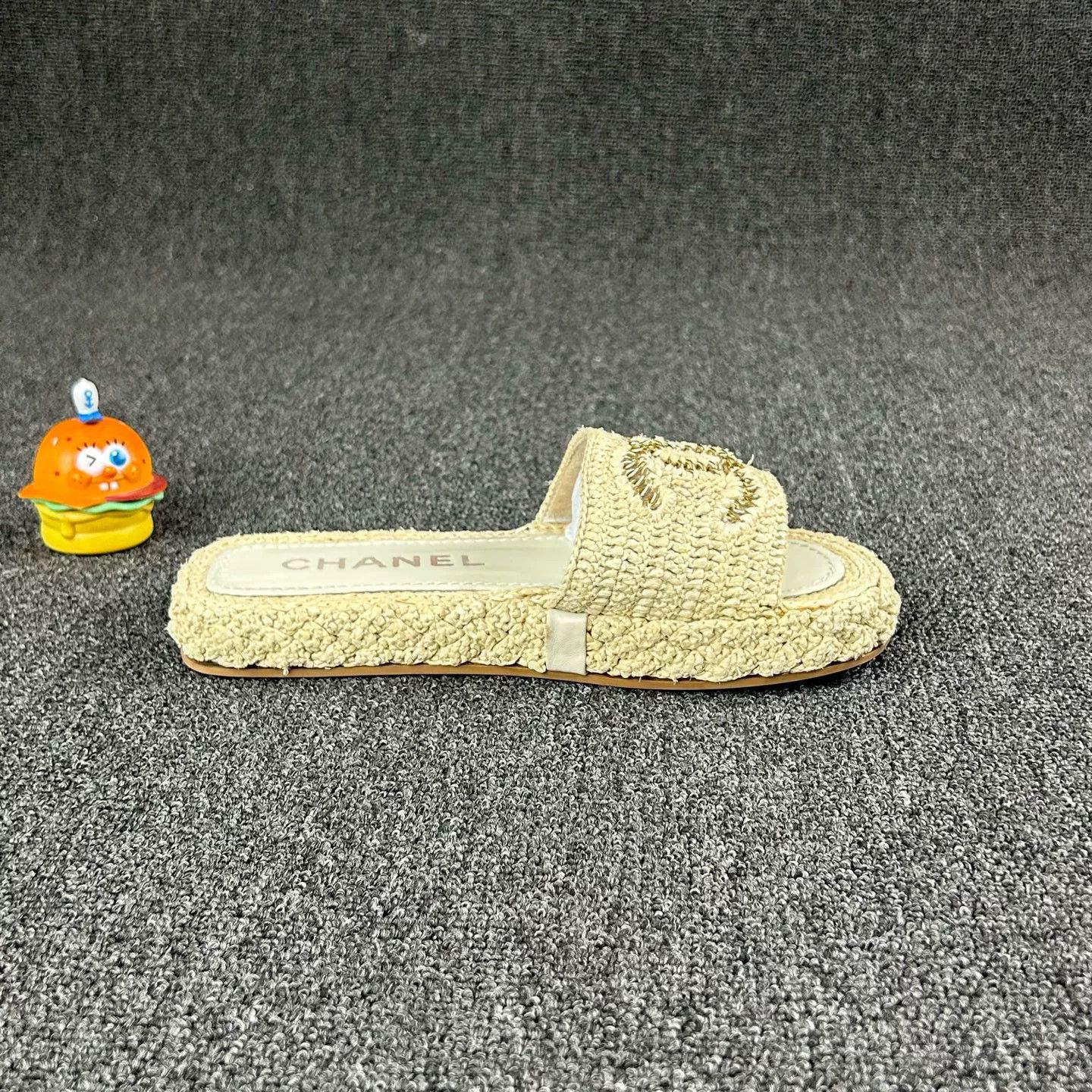 Chanel Chanel Beige Straw Slippers Size US 5 / IT 35 - 4 Thumbnail