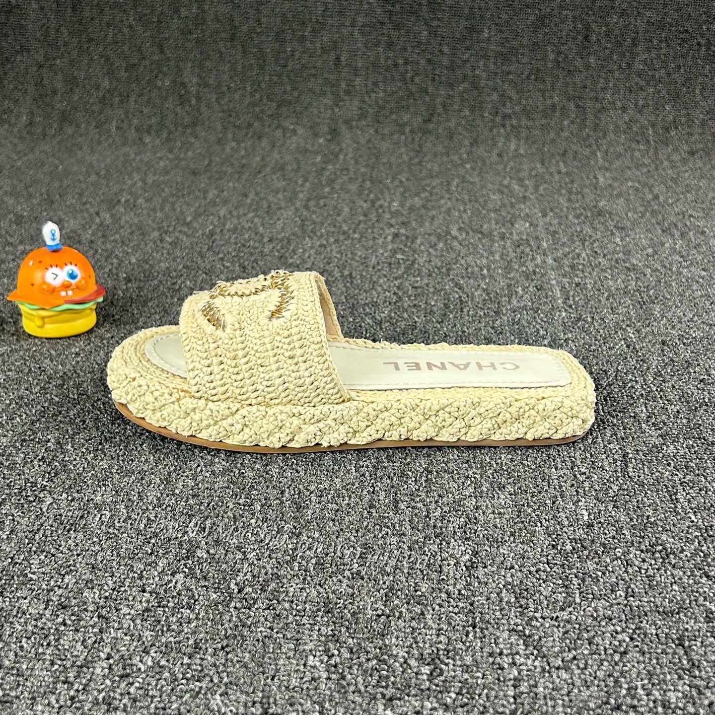 Chanel Chanel Beige Straw Slippers Size US 5 / IT 35 - 3 Thumbnail