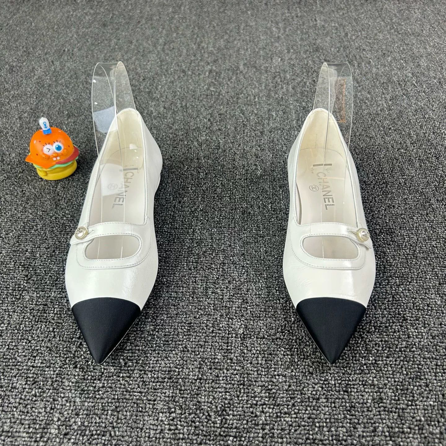 Chanel Chanel White Pointed Mary Jane Shoes Size US 5.5 / IT 35.5 - 2 Thumbnail