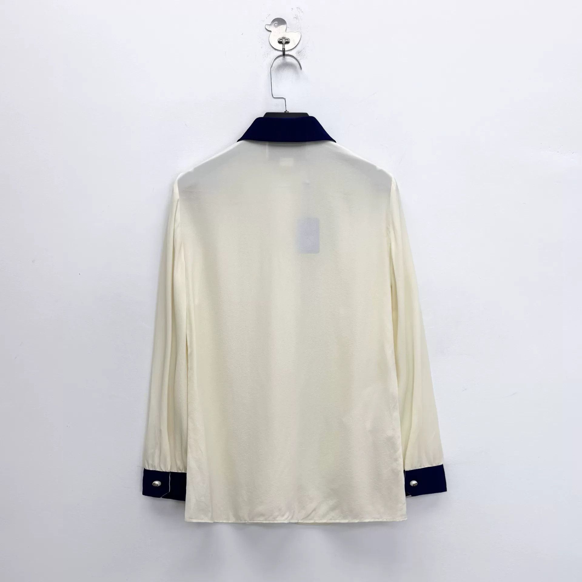 Gucci Gucci Silk Shirt Jacket with Bee Embroidery Size XS / US 0-2 / IT 36-38 - 2 Thumbnail