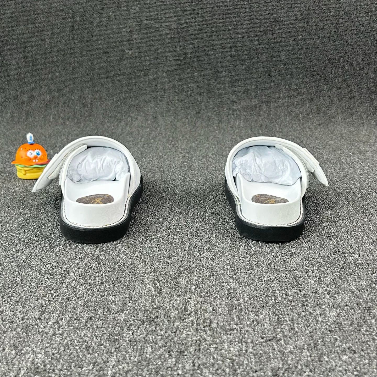 Louis Vuitton Louis Vuitton White Slippers Size US 6 / IT 36 - 5 Thumbnail