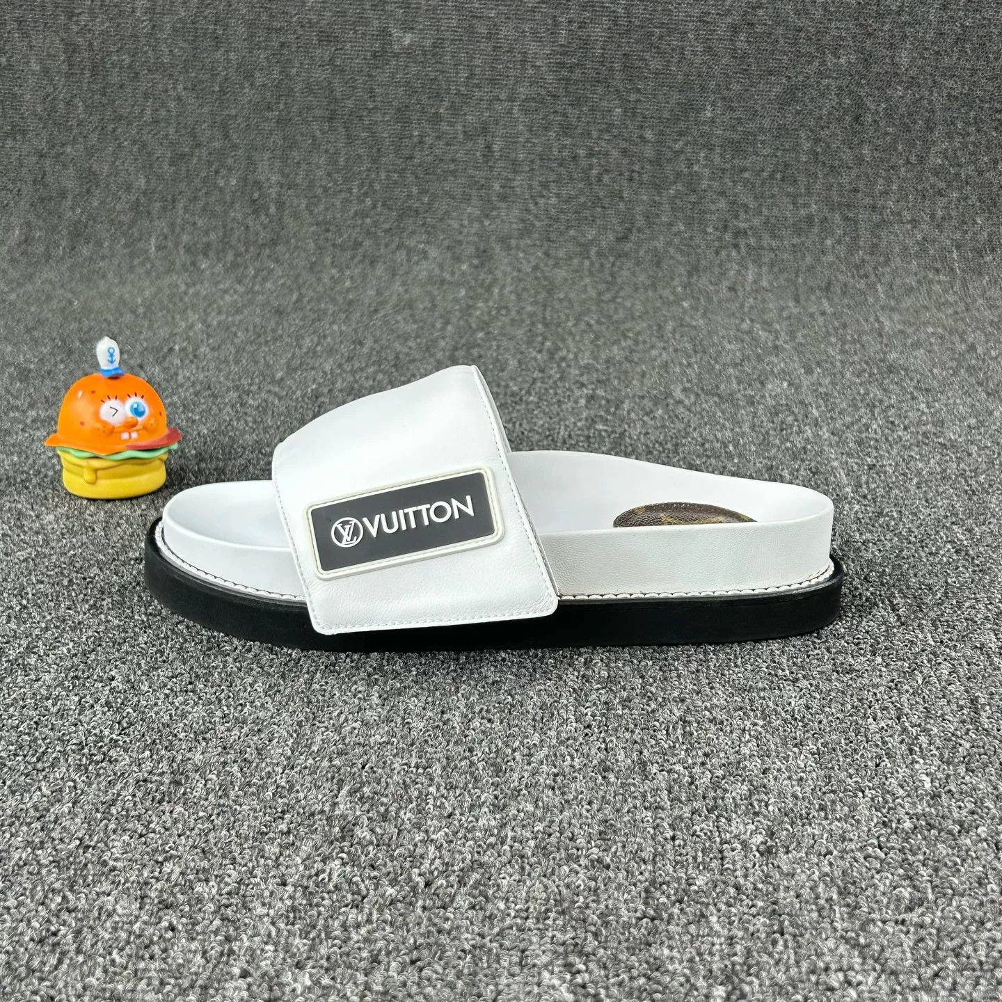 Louis Vuitton Louis Vuitton White Slippers Size US 6 / IT 36 - 3 Thumbnail