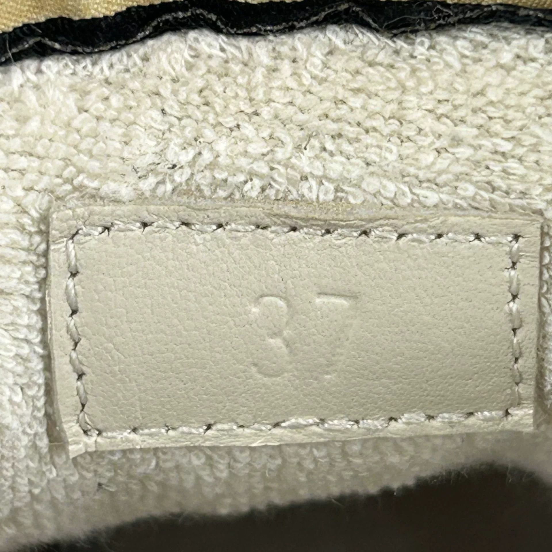 Gucci Gucci Classic Monogram Embroidered Shoe Size US 6 / IT 36 - 7 Thumbnail