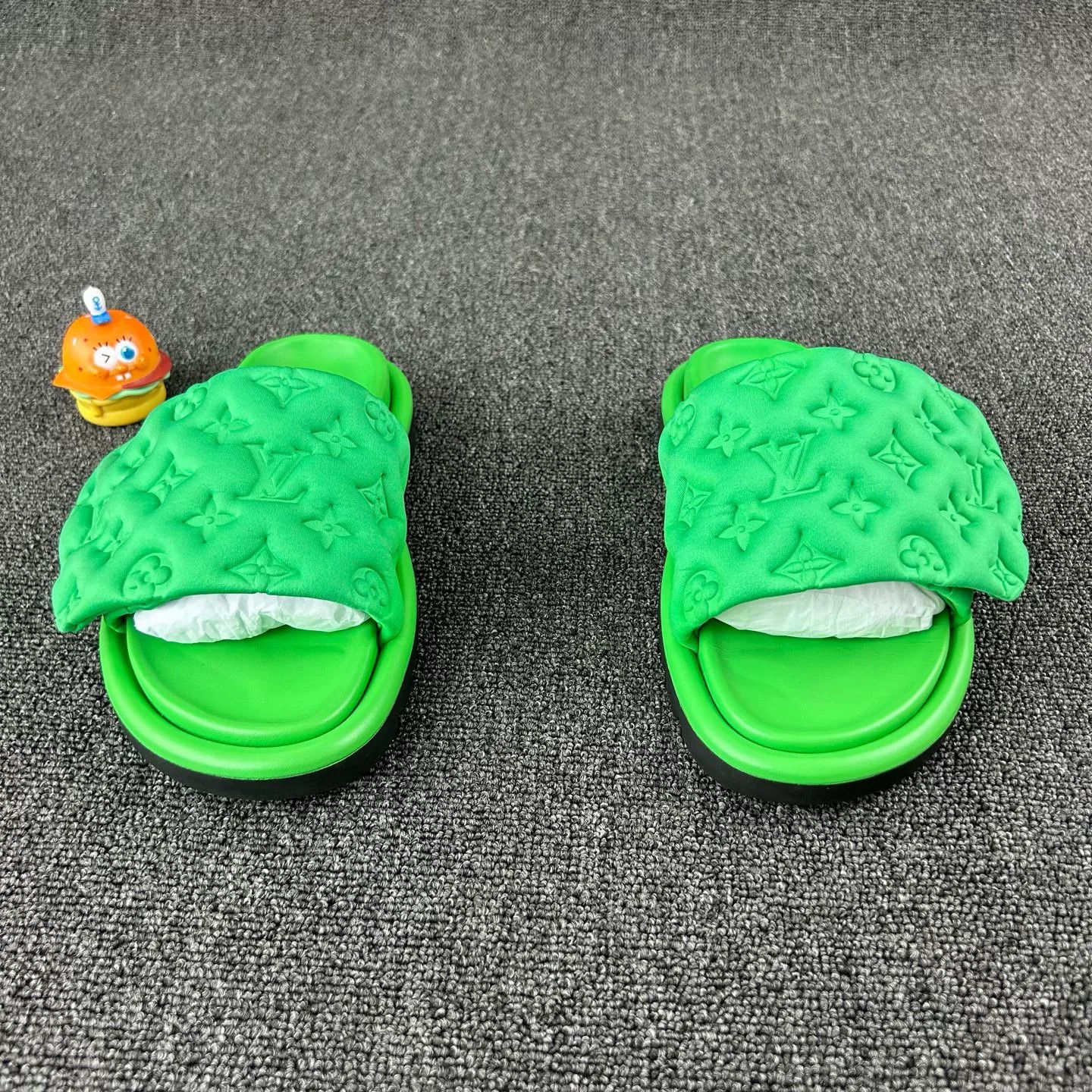 Louis Vuitton Louis Vuitton Green Slippers Size US 6 / IT 36 - 2 Thumbnail