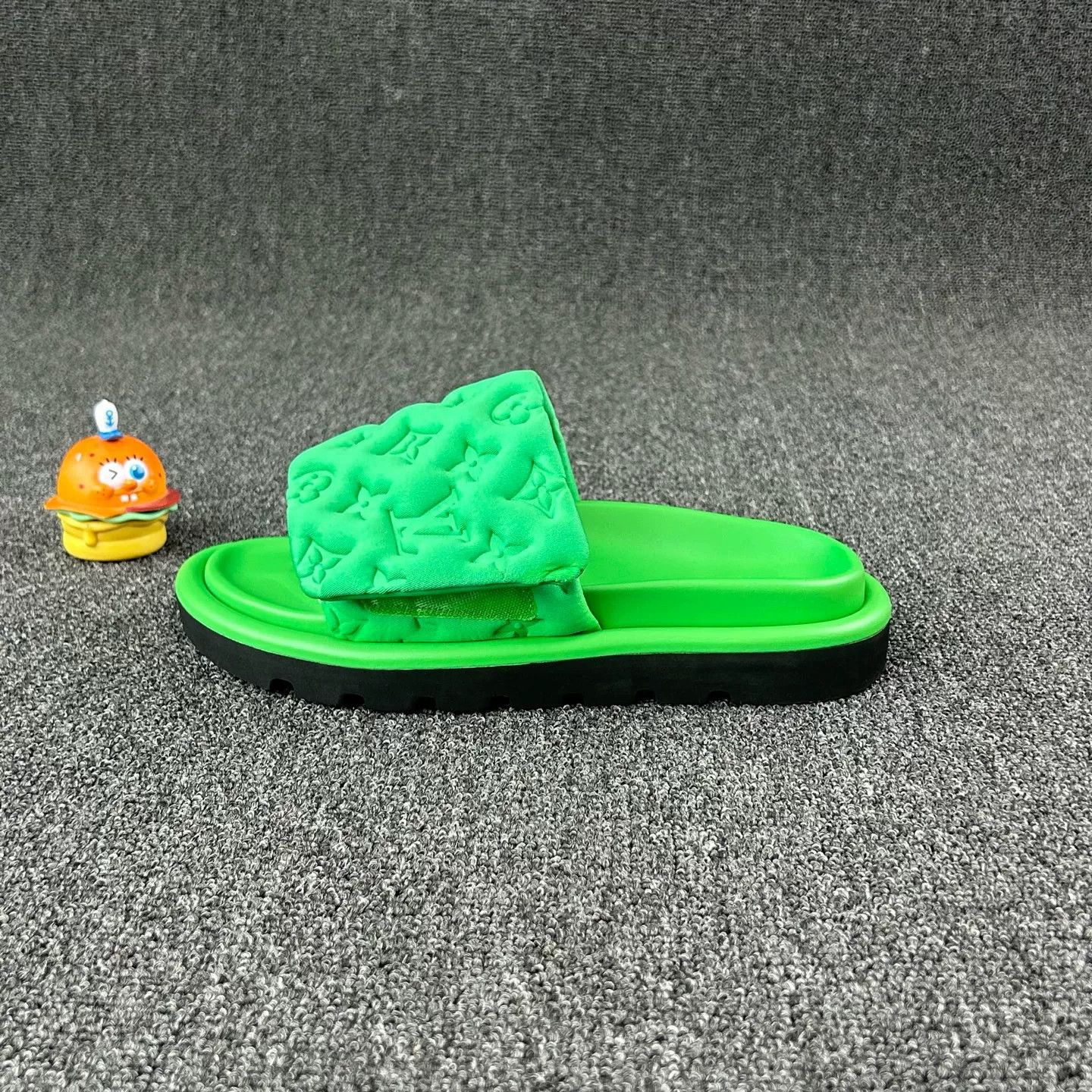 Louis Vuitton Louis Vuitton Green Slippers Size US 6 / IT 36 - 3 Thumbnail