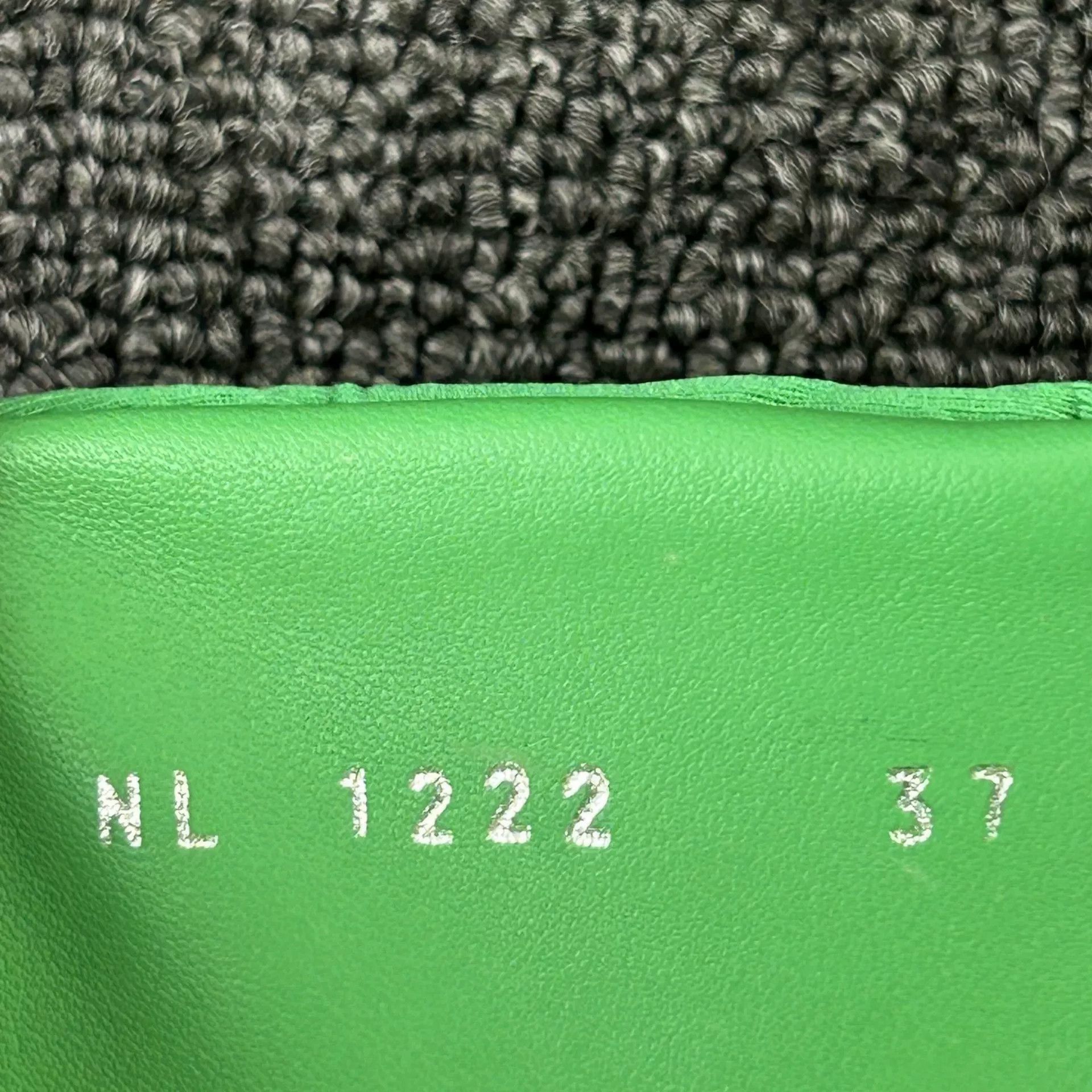 Louis Vuitton Louis Vuitton Green Slippers Size US 6 / IT 36 - 7 Thumbnail