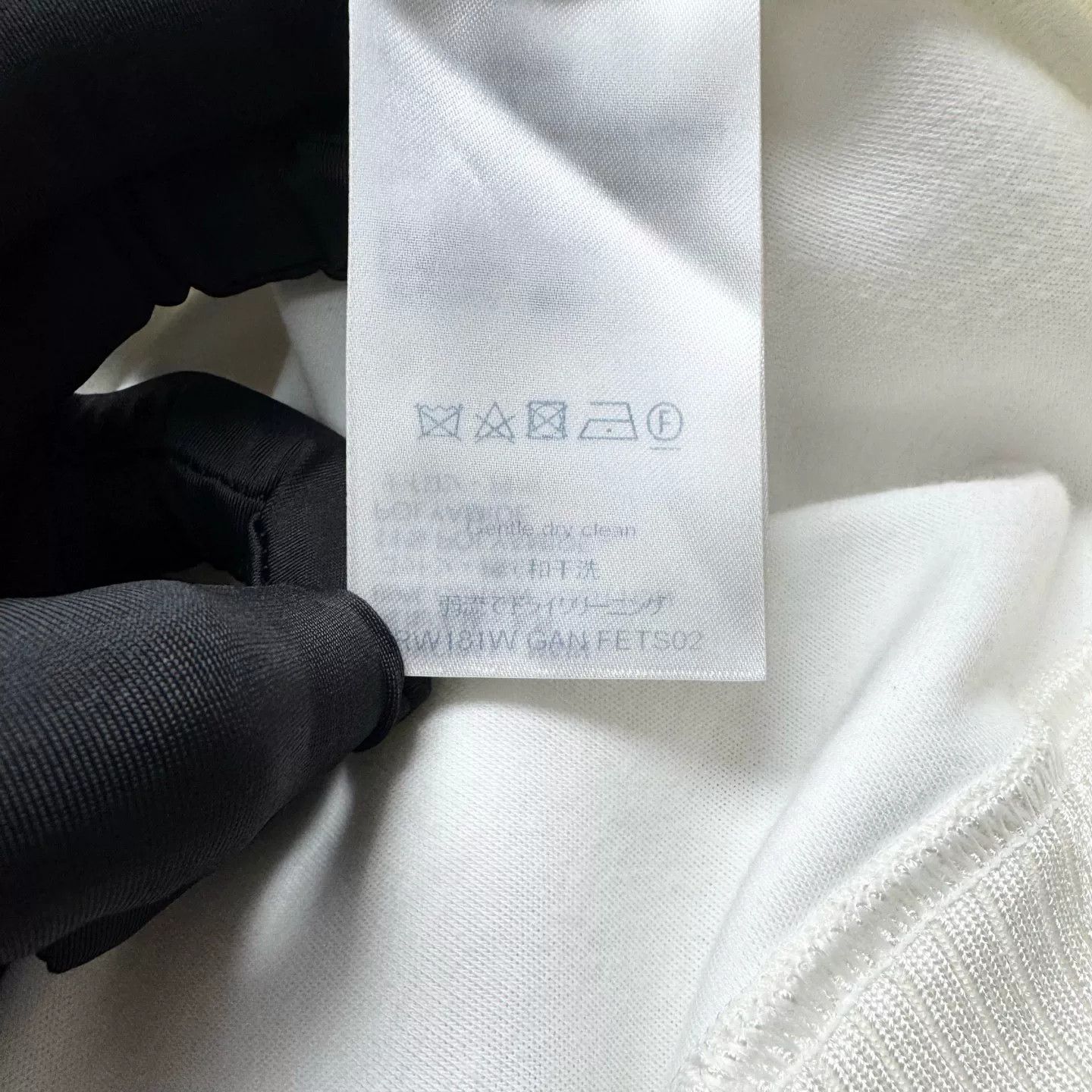 Louis Vuitton Louis Vuitton Gradient Graffiti Monogram Short Sweatshirt Size US M / EU 48-50 / 2 - 4 Thumbnail