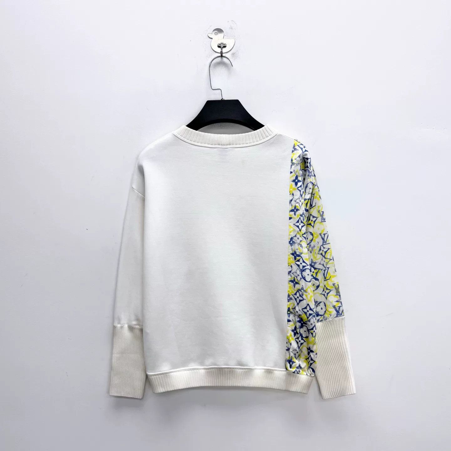 Louis Vuitton Louis Vuitton Gradient Graffiti Monogram Short Sweatshirt Size US M / EU 48-50 / 2 - 2 Thumbnail