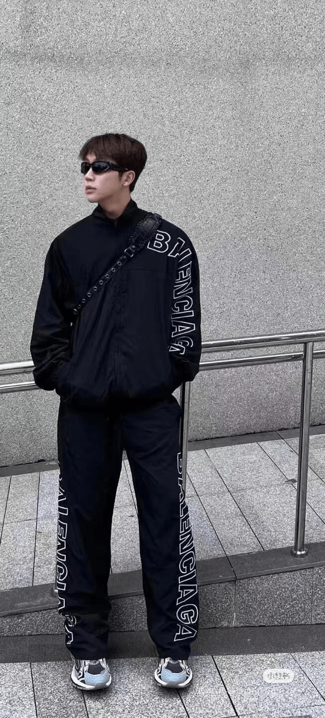 Balenciaga Balenciaga Arm Embroidered Logo Zip Jacket Size US XS / EU 42 / 0 - 4 Thumbnail
