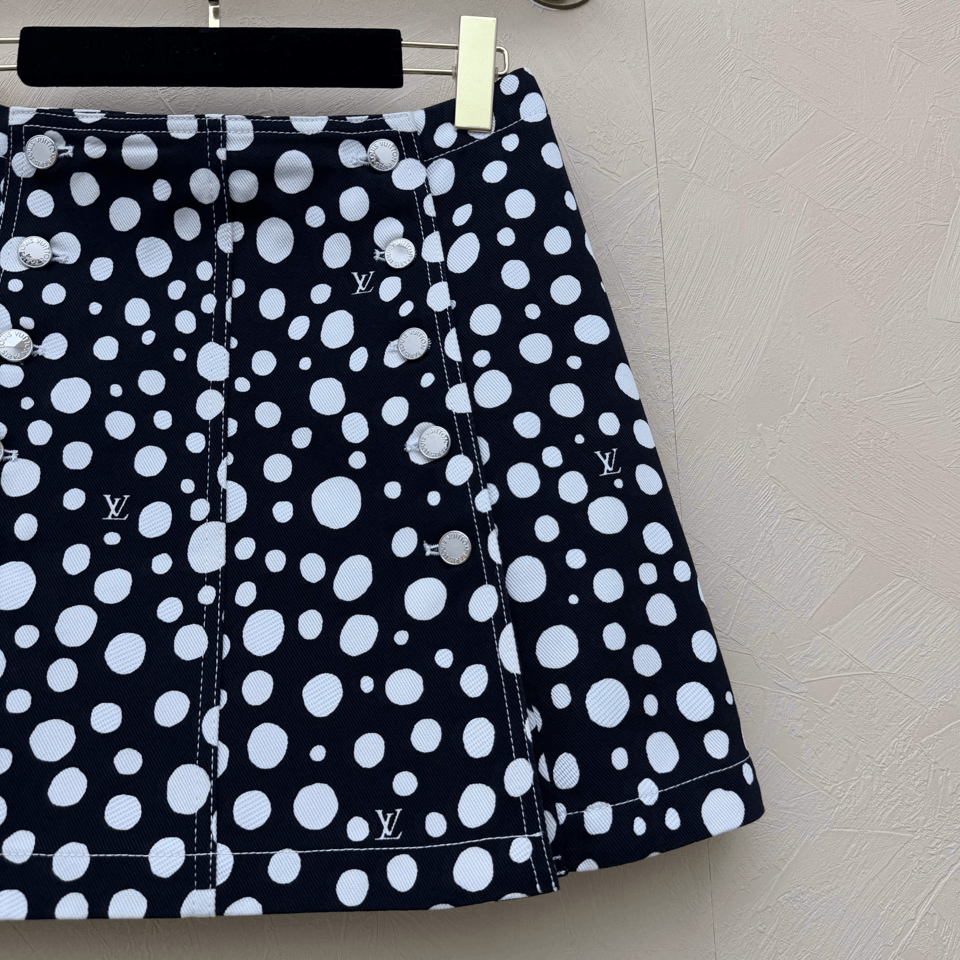 Louis Vuitton Louis Vuitton Yayoi Kusama Polka Dot Denim Skirt Size 36" / US 14 / IT 50 - 2 Thumbnail