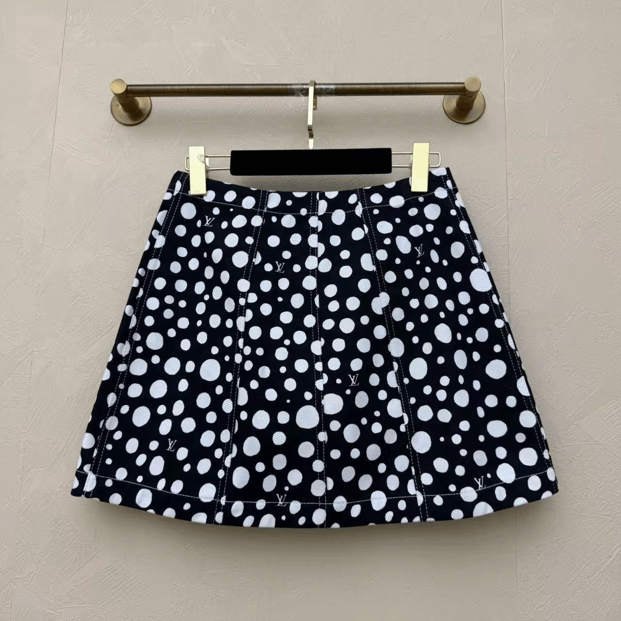Louis Vuitton Louis Vuitton Yayoi Kusama Polka Dot Denim Skirt Size 36" / US 14 / IT 50 - 3 Thumbnail