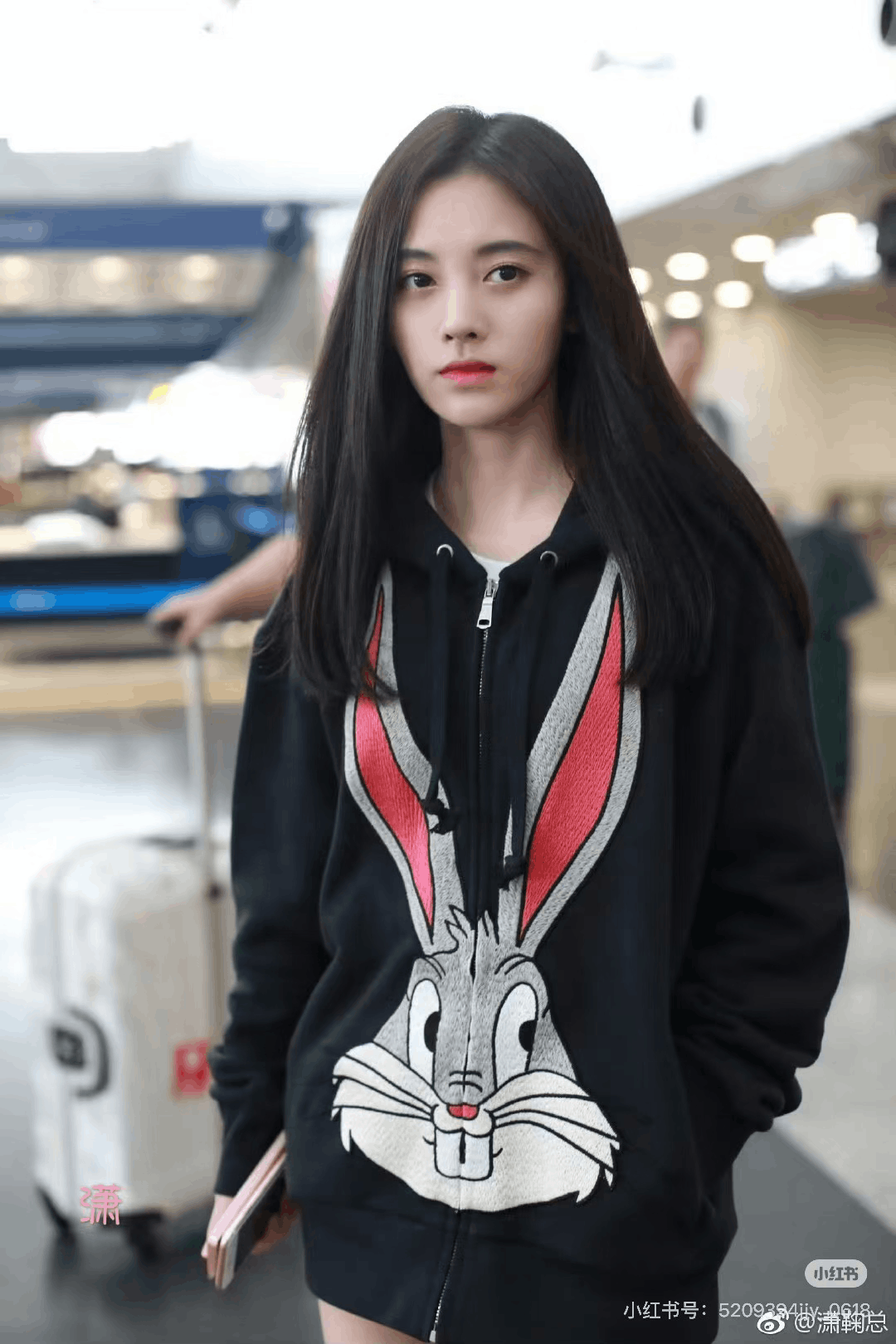 Gucci Gucci Embroidered Bugs Bunny Zip Hoodie Size US M / EU 48-50 / 2 - 5 Thumbnail