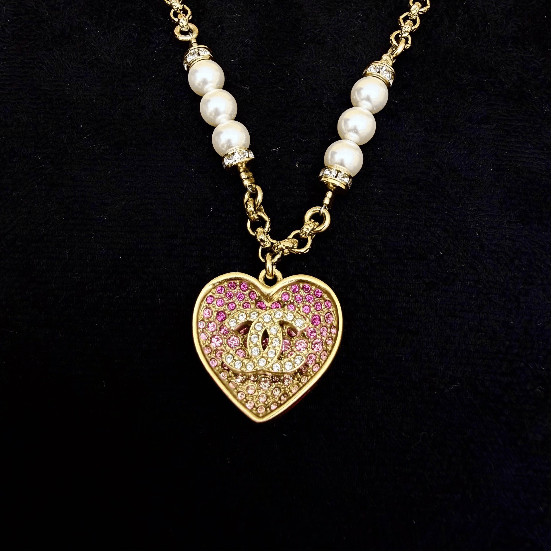 Chanel Chanel Gradient Heart Pearl Necklace Size ONE SIZE - 3 Thumbnail