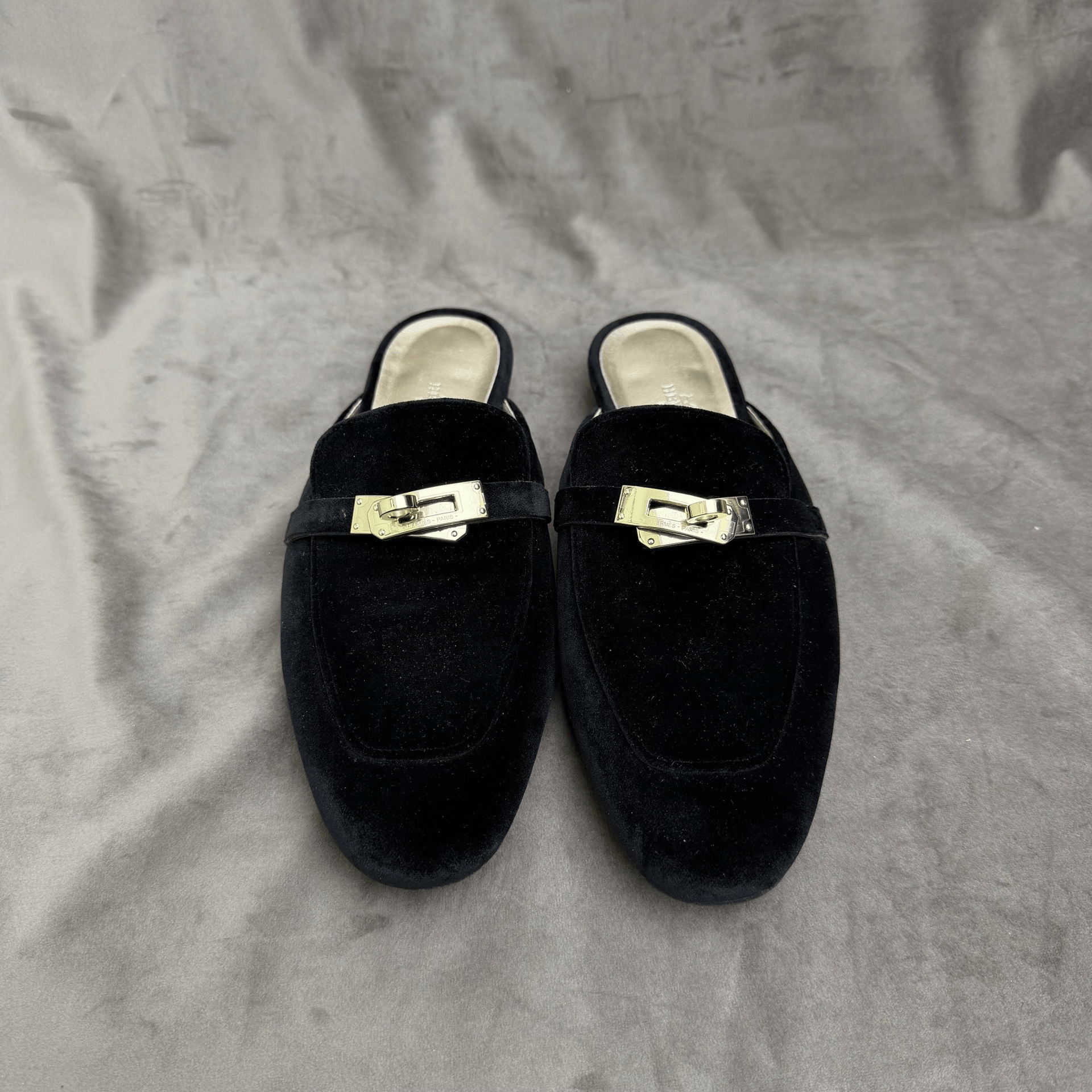 Hermes Hermes Oz Kelly Gold Buckle Suede Mules Size US 7 / IT 37 - 2 Thumbnail