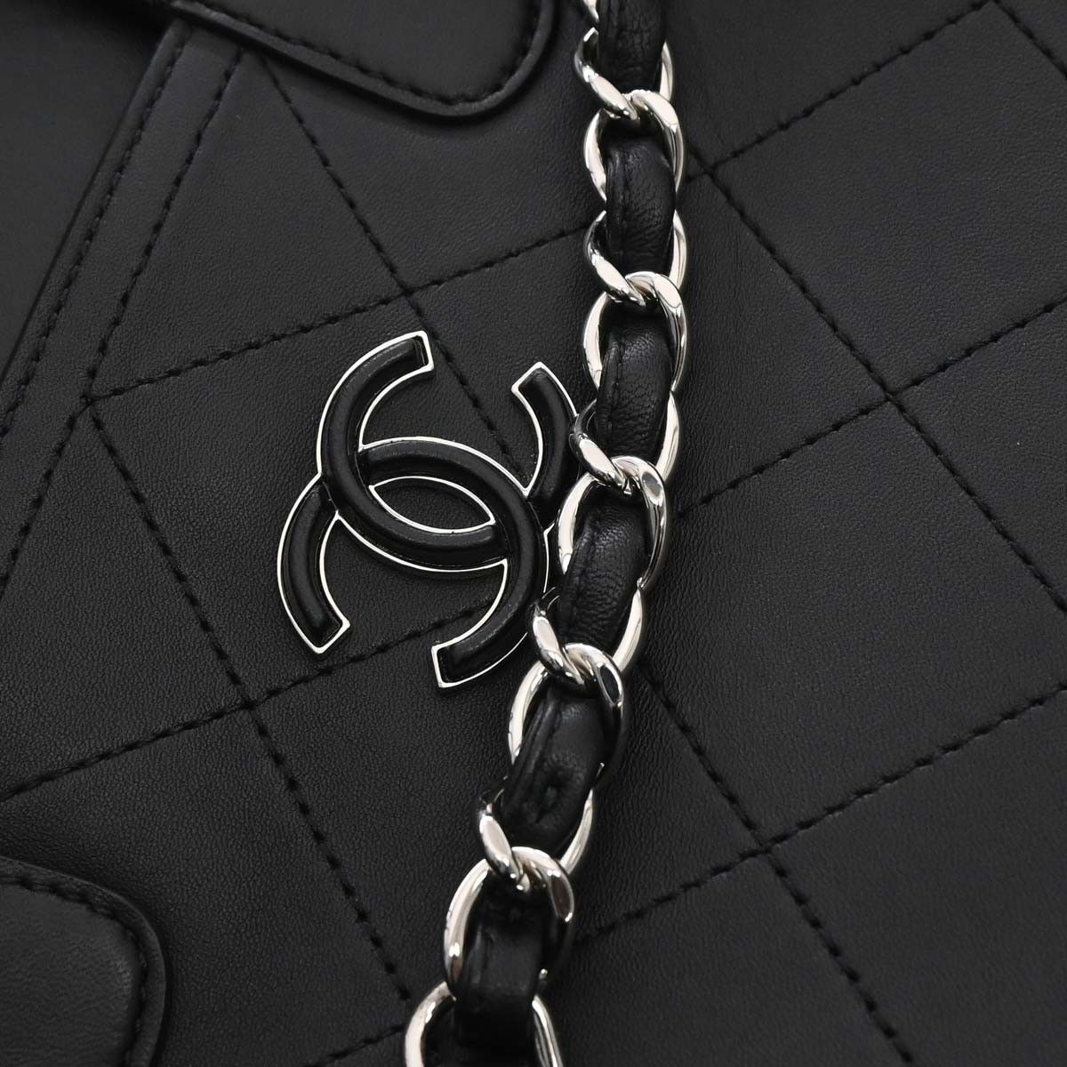 Chanel Chanel Covered CC Shopping Tote Stitched Calfskin Size ONE SIZE - 3 Thumbnail