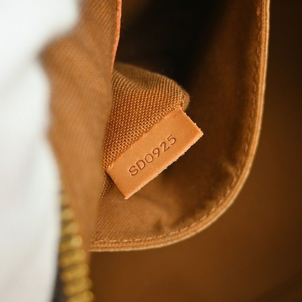 Louis Vuitton Louis Vuitton Alma Handbag Monogram Canvas Size ONE SIZE - 5 Thumbnail