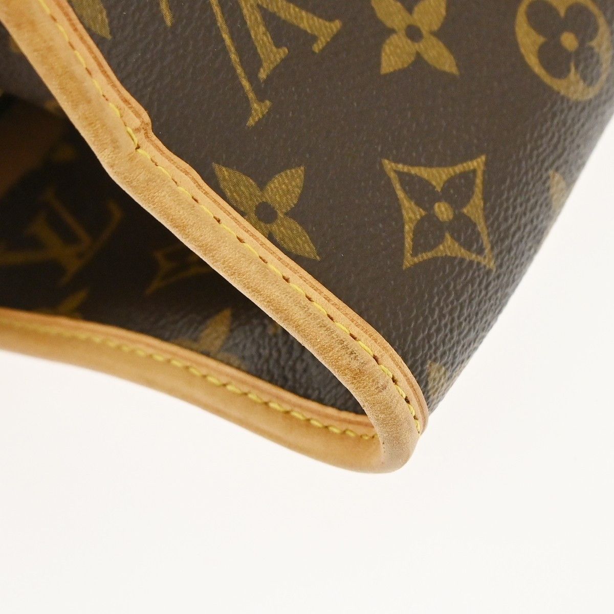 Louis Vuitton Louis Vuitton Popincourt Handle Bag Monogram Canvas Size ONE SIZE - 8 Thumbnail