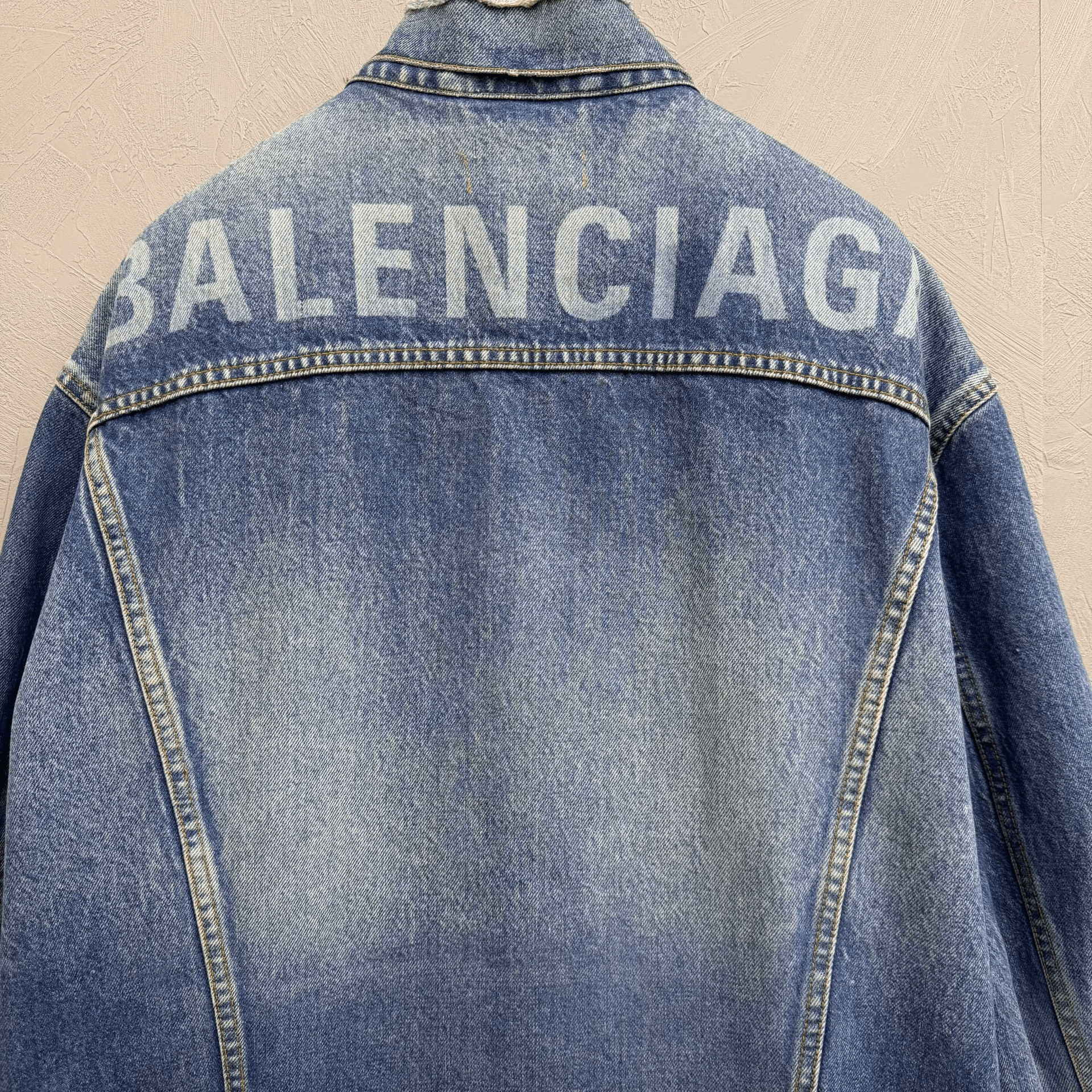 Balenciaga Balenciaga Distressed Logo Denim Jacket Size XXS / US 00 / IT 34 - 2 Thumbnail