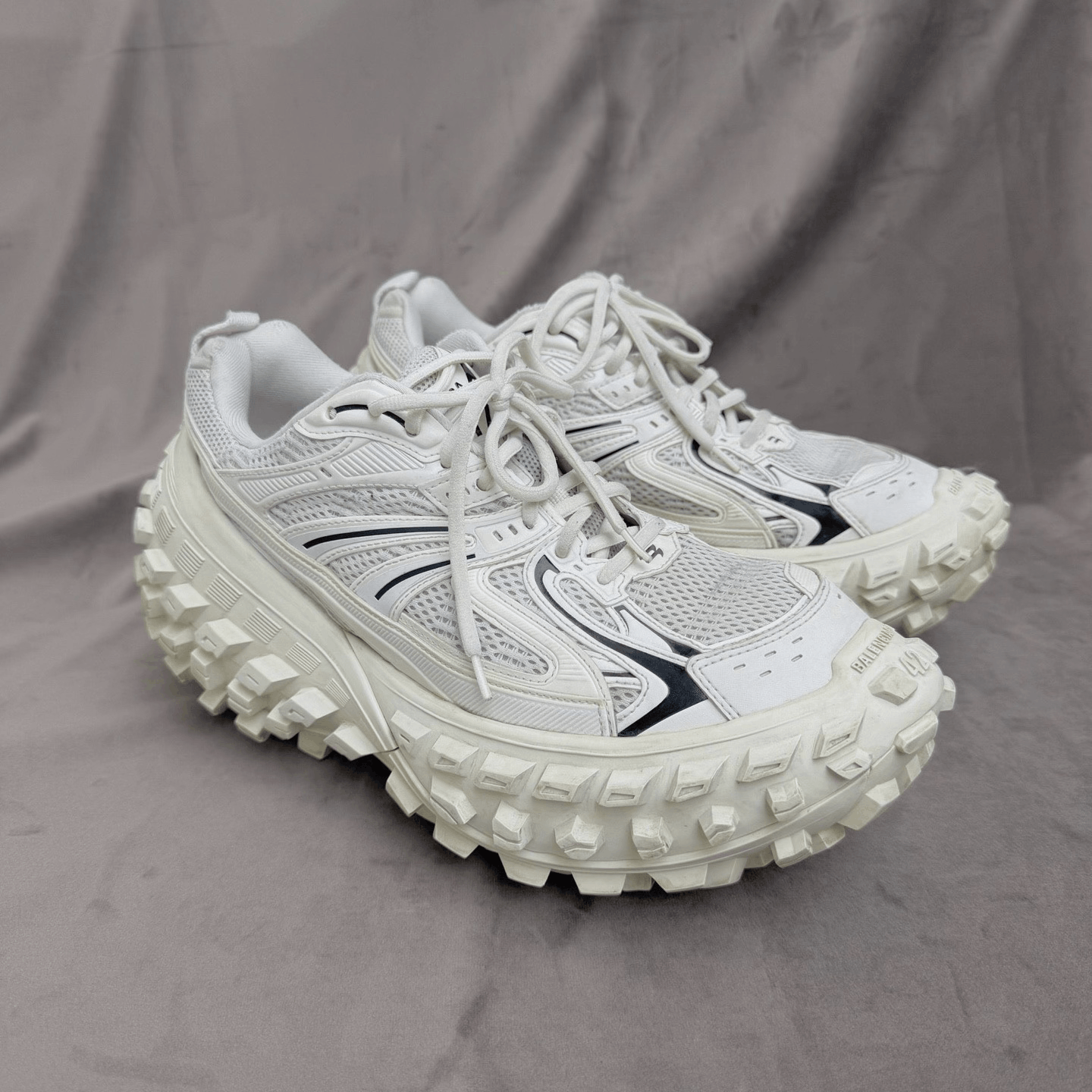 Balenciaga Balenciaga Defender Distressed Sneakers Size US 9 / EU 42 - 3 Thumbnail