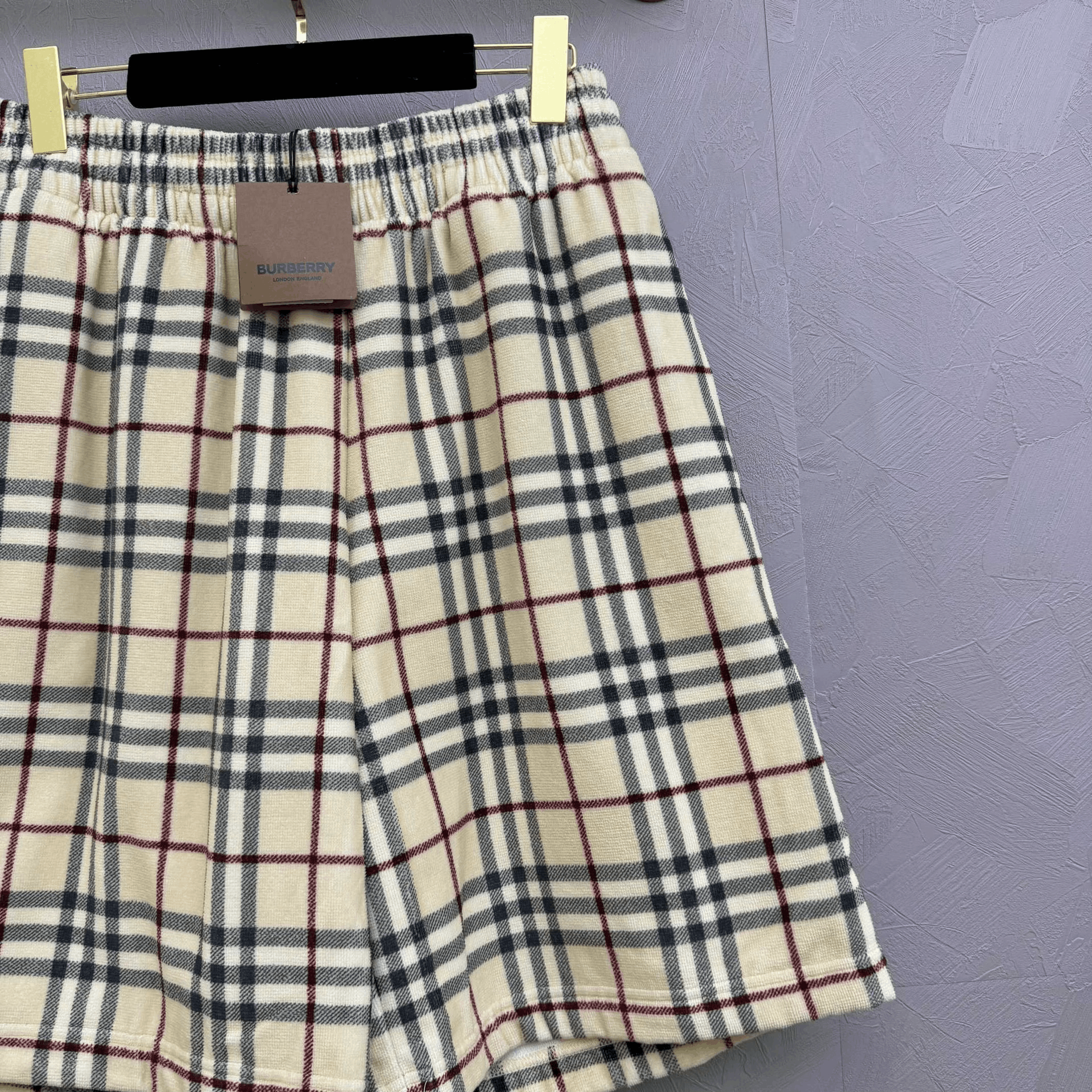 Burberry Burberry Classic Check Towel Shorts Size US 26 / EU 42 - 2 Thumbnail