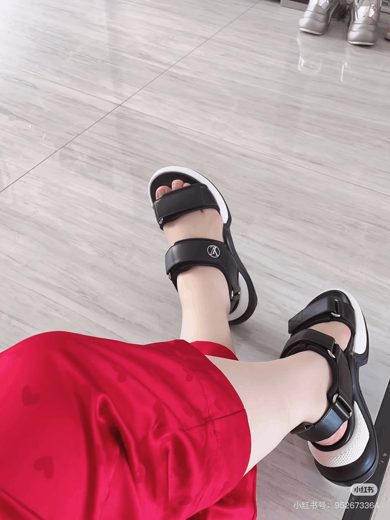 Louis Vuitton Louis Vuitton Logo Velcro Platform Sandals Size US 6 / EU 39 - 6 Thumbnail