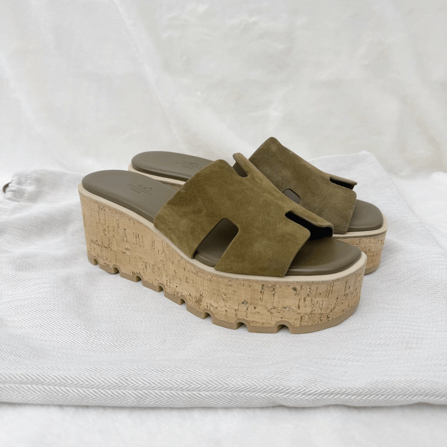 Hermes Hermes Eze Suede H Wedge Sandals Size US 7 / IT 37 - 3 Thumbnail