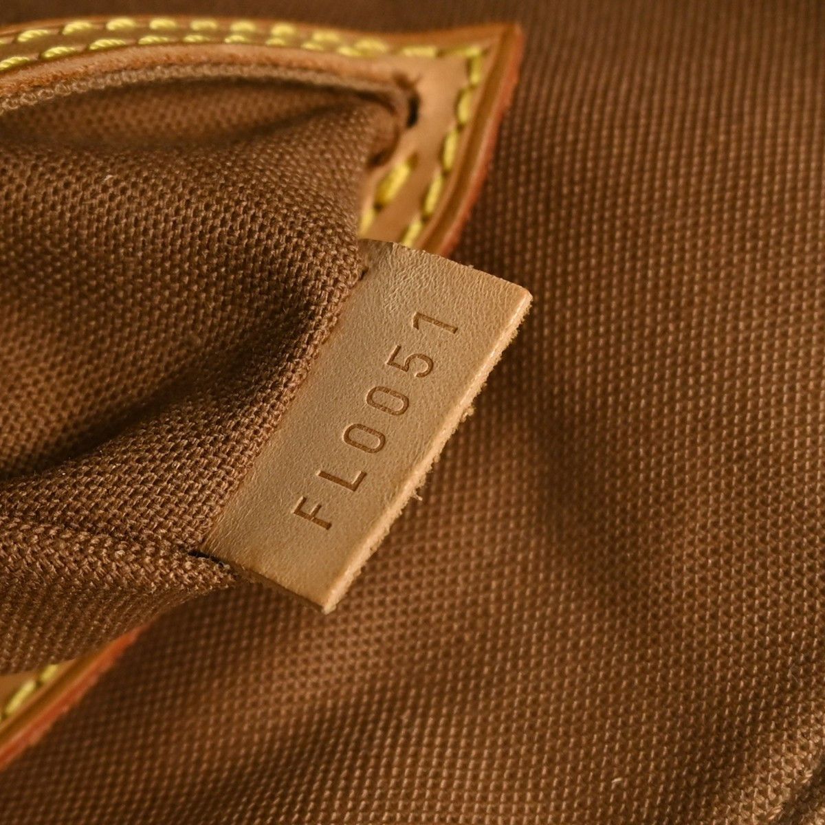 Louis Vuitton Louis Vuitton Alma Handbag Monogram Canvas Size ONE SIZE - 5 Thumbnail